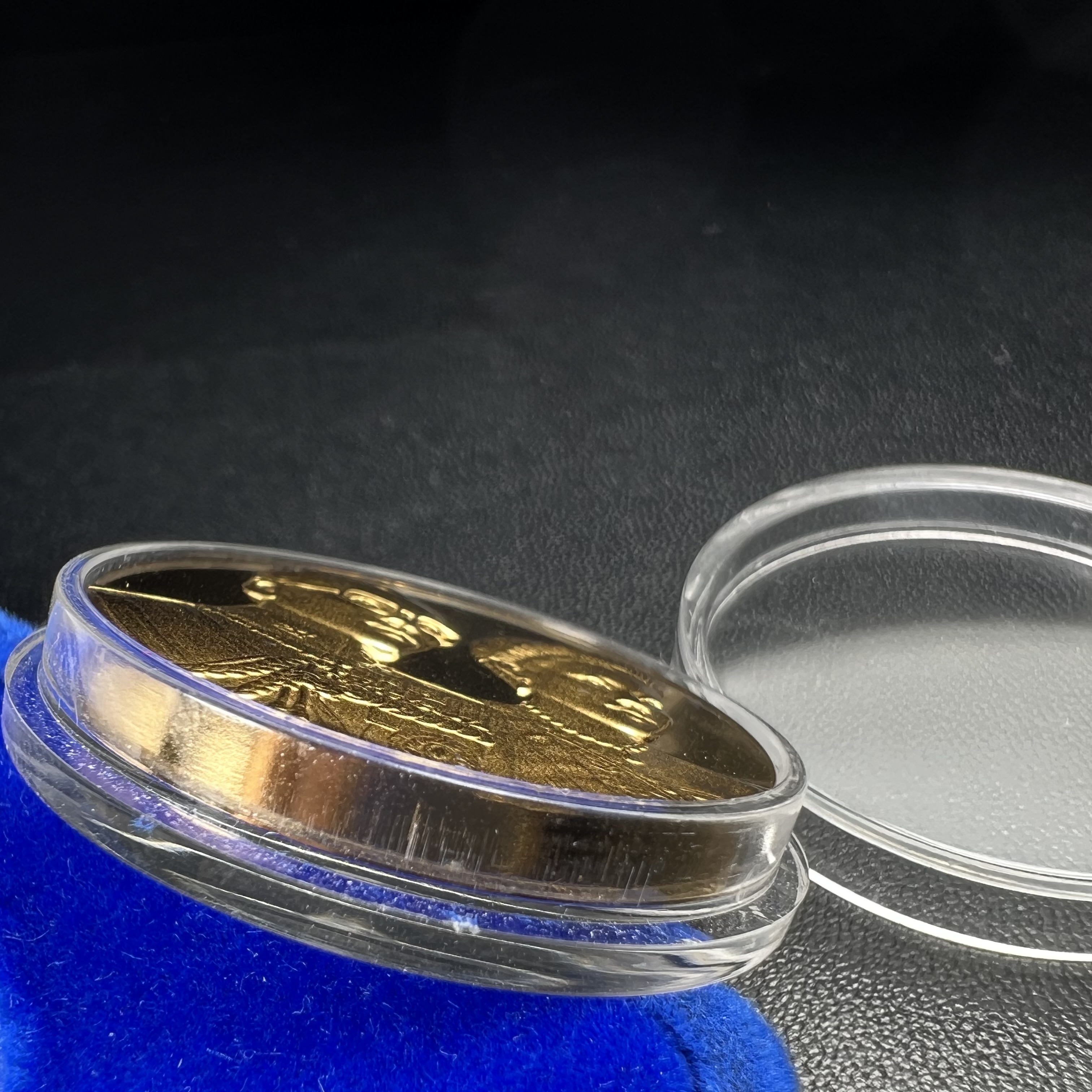 เหรียญสองพระองค์ในหลวง-พระราชินี พระราชทาน สภาพสวยกล่องบรรจุเดิม