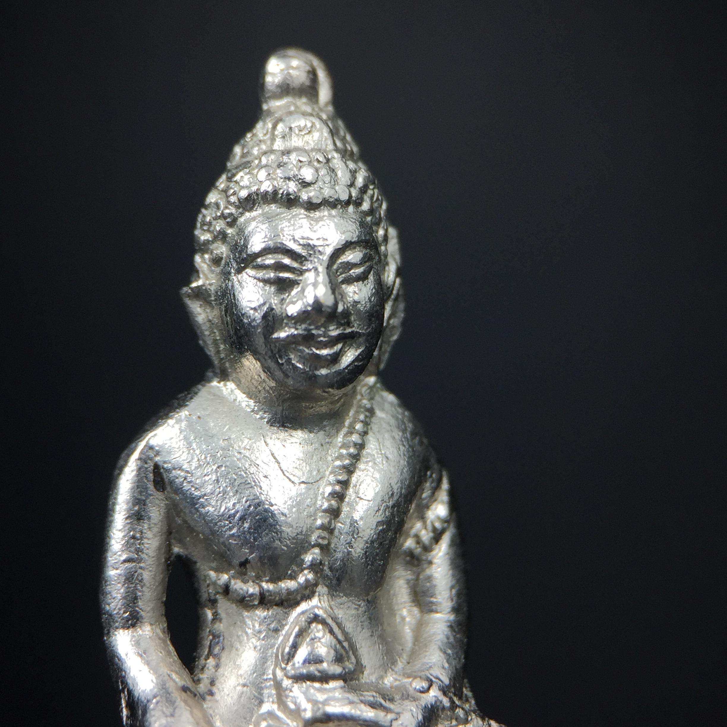 พระกริ่งโสฬส (มปร.) วัดราชประดิษฐ์ ปี 2515 เนื้อกะไหล่เงิน(กรรมการ)(กะไหล่เงินเดิมหายาก) เนื้อกะไหล่ทองเดิม สร้างน้อย หายาก หลวงปู่ทิม ปลุกเสก(ในหลวงรัชกาลที่9 เสด็จเททอง)พระดี พิธีใหญ่