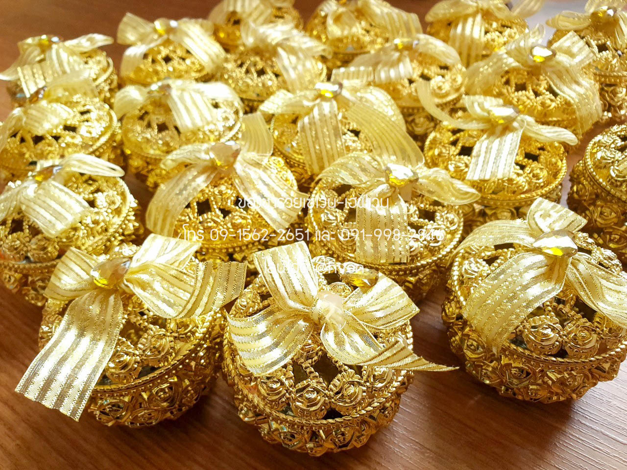 ของชำร่วยงานศพ ตลับใส่ของ ฉลุลายกุหลาบ สีทอง