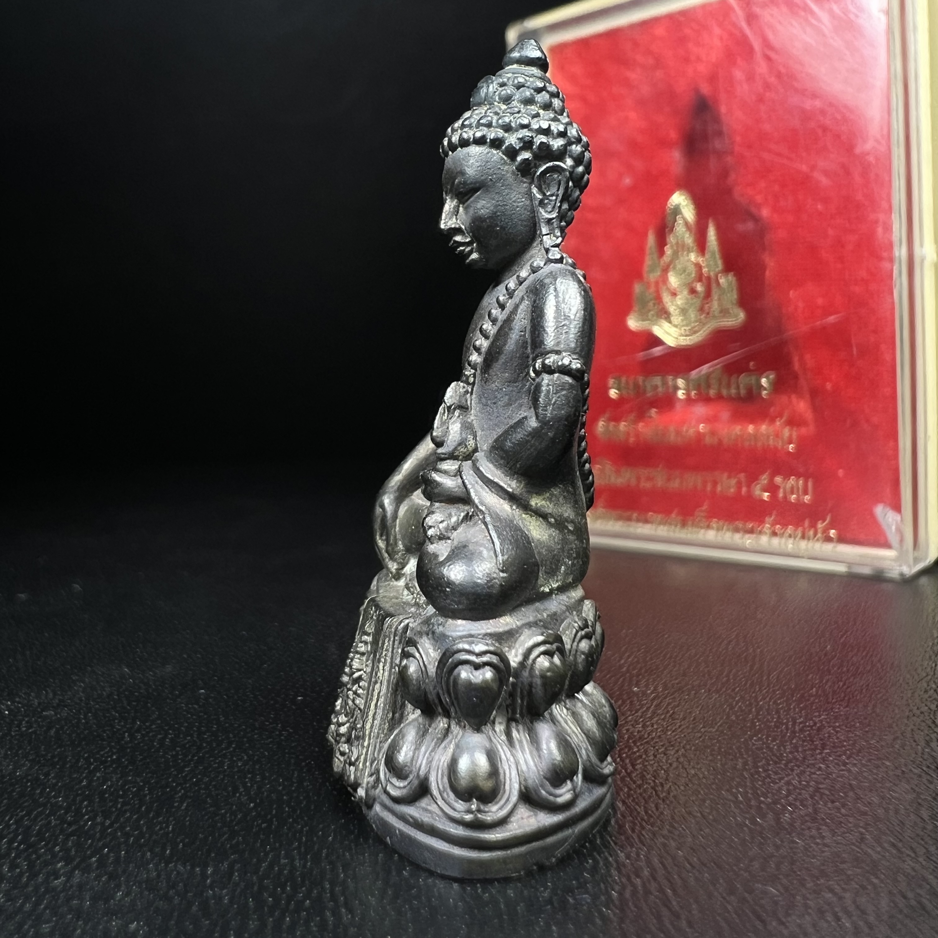 พระกริ่งปรมาภรณ์พุทธปัญญา(พระกริ่งศรีนคร 2) จัดสร้างเนื่องในมหามงคลสมัยเฉลิมพระชมน์พรรษา 5 รอบ องค์พระบาทสมเด็จพระเจ้าอยู่หัวรัชกาลที่9 ปี 2530 เนื้อนวโลหะ (ออกแบบโดยนายช่างเกษม มงคลเจริญ มีพระอาจารย์ไสว วัดราชนัดดา กรุงเทพ เป็นเจ้าพิธีครั้งสุดท้าย)