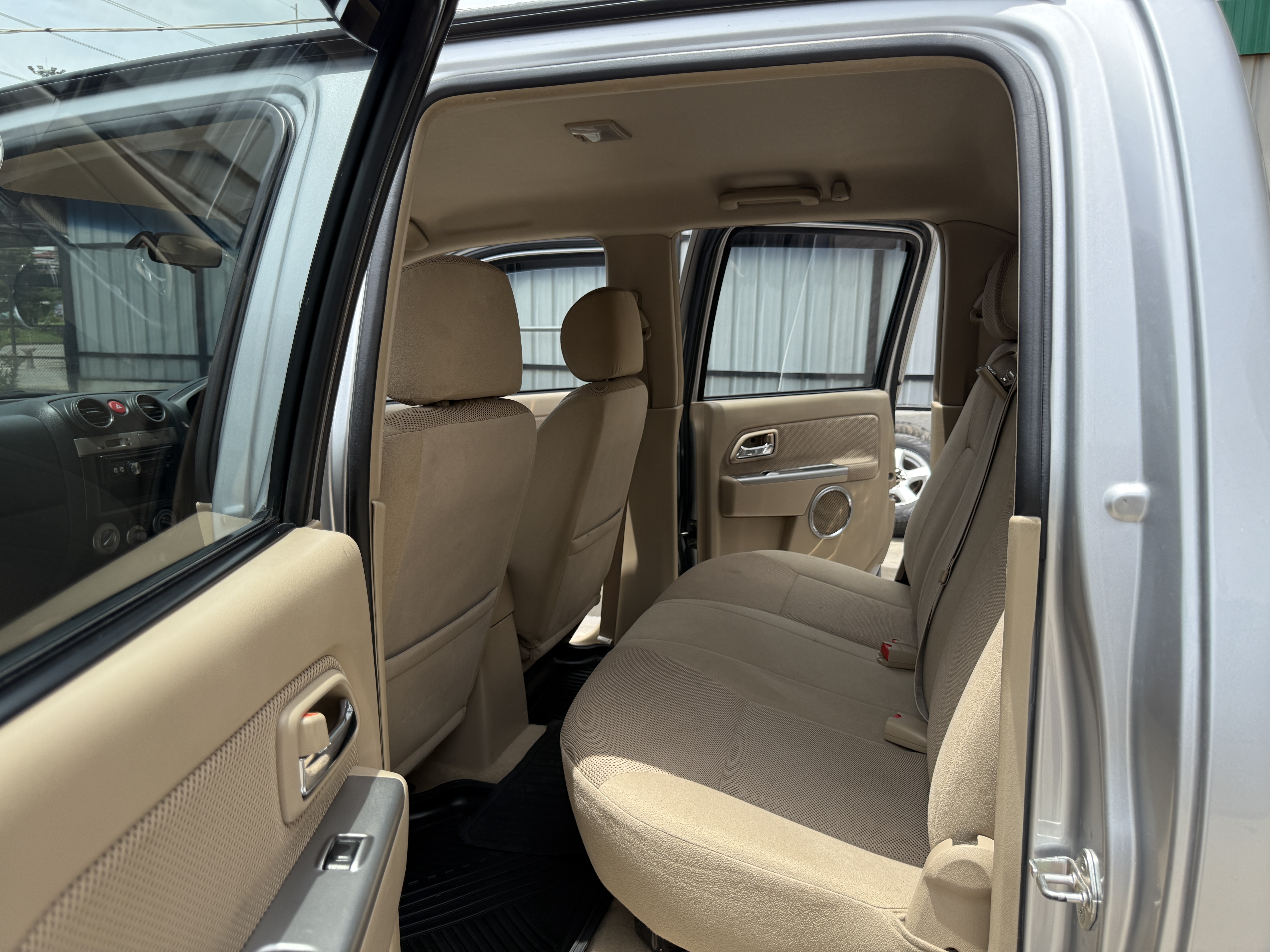 Isuzu Dmax 4ประตู Hilander 2.5 Abs 2010 เงิน