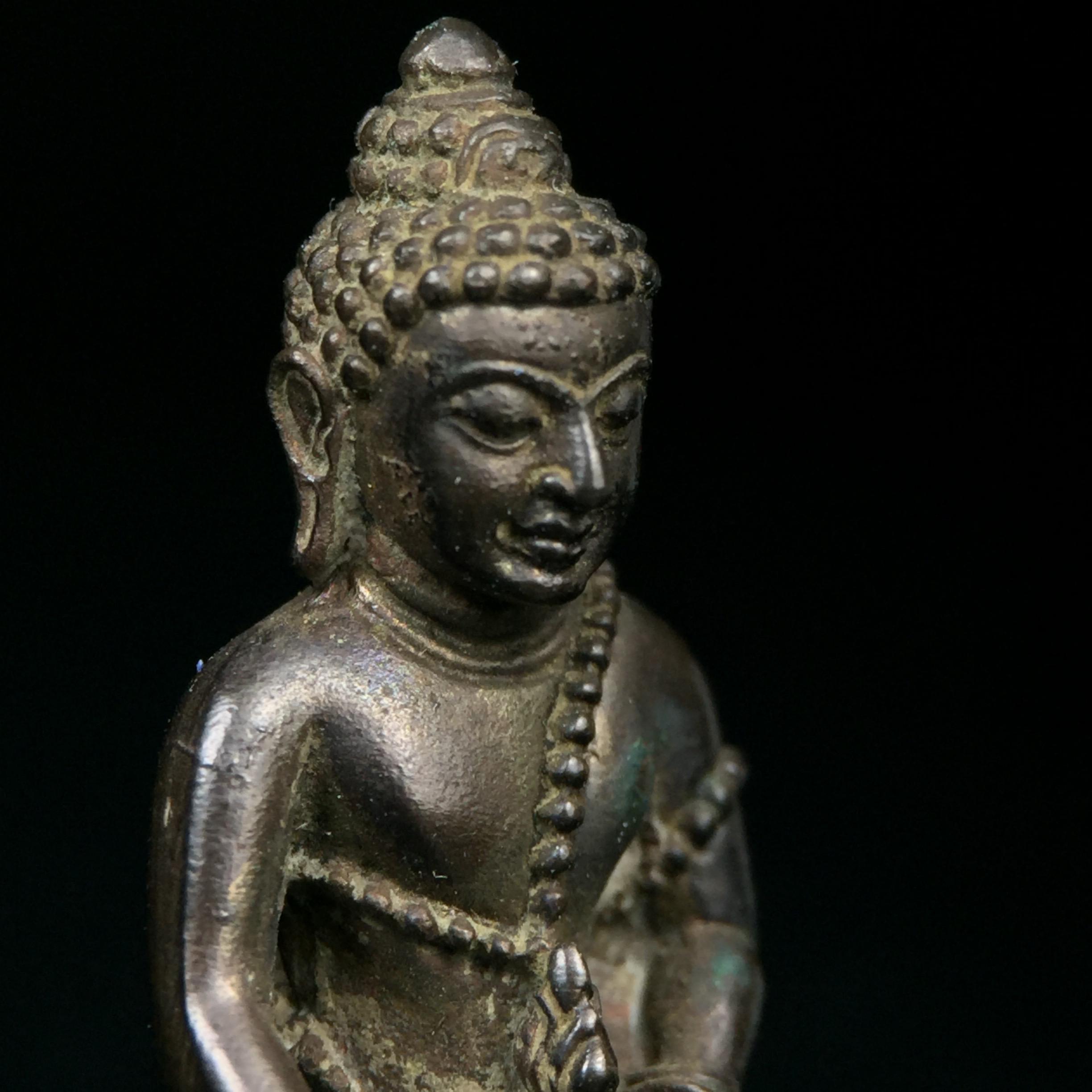 พระกริ่งศิรากาศ ภปร.(พระกริ่งคุ้มเกล้า)วัตถุมงคล"คุ้มเกล้าฯ" มูลนิธิ “คุ้มเกล้า” ในพระบรมราชูปถัมภ์ จัดสร้าง โรงพยาบาลภูมิพล เนื้อนวโลหะ(พิมพ์หน้าไทย)(ในหลวงรัชกาลที่9เสด็จเททอง)(พิธีใหญ่)(นิยม)