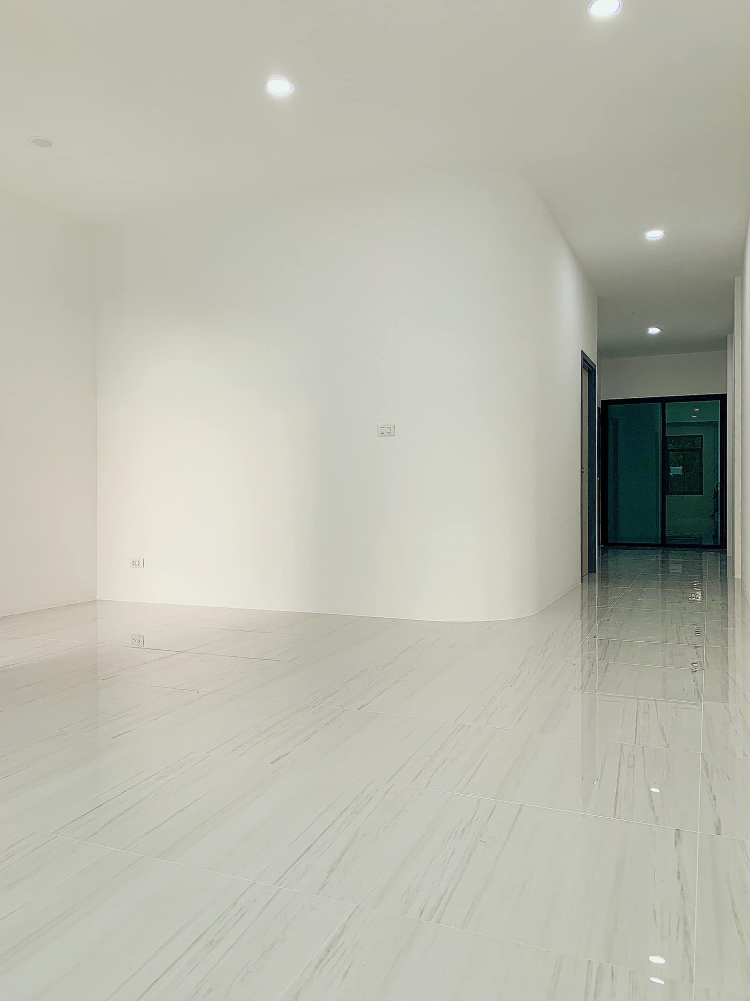 For Sale : Ratsada-Siray, Luxurious townhome, English style, 2 Bedrooms 2 Bathrooms