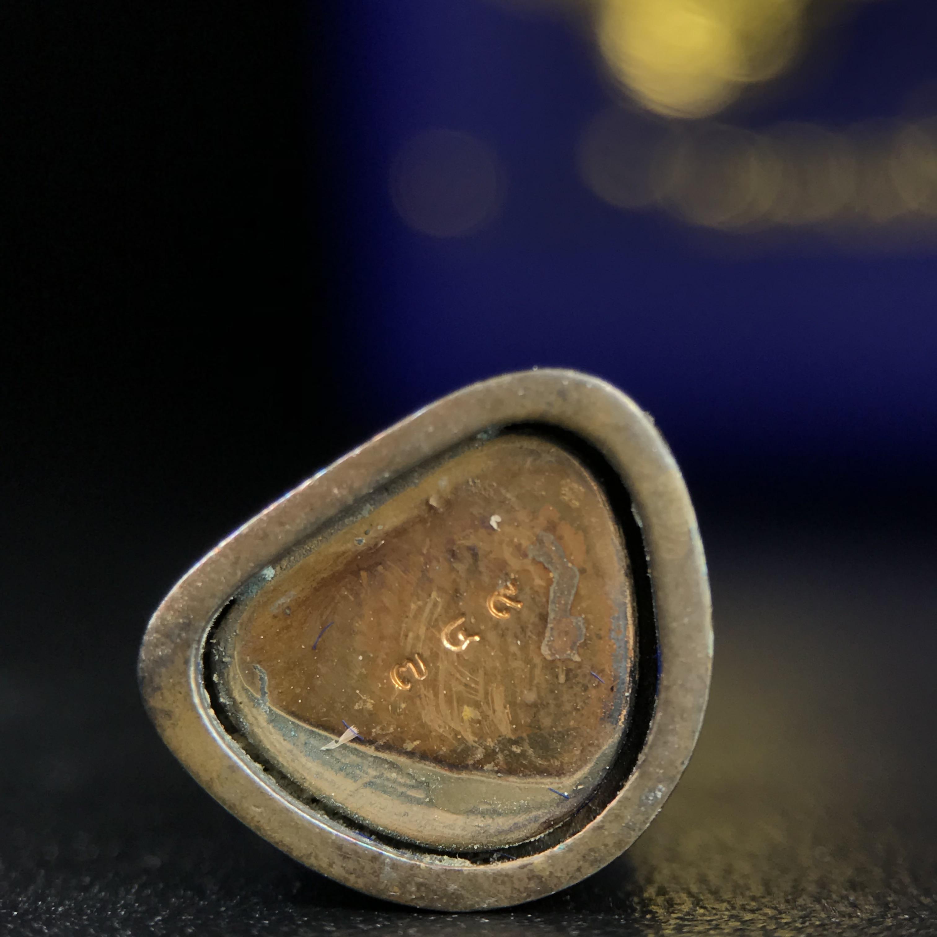 รูปเหมือนหล่อลอยองค์หลวงปู่ทวด รุ่น 111ปี กระทรวงกลาโหม เนื้อนวโลหะรมดำ-ปัดเงา ปี2540 พิธีใหญ่ เข้มขลัง นิยม พร้อมกล่องบรรจุเดิม(คัดสภาพสวยผิวเทพๆผิวรุ้งๆ)ทั้งพิธีทั้งพุทธศิลป์ทรงคุณค่าอีกหนึ่งรุ่นยอดนิยม