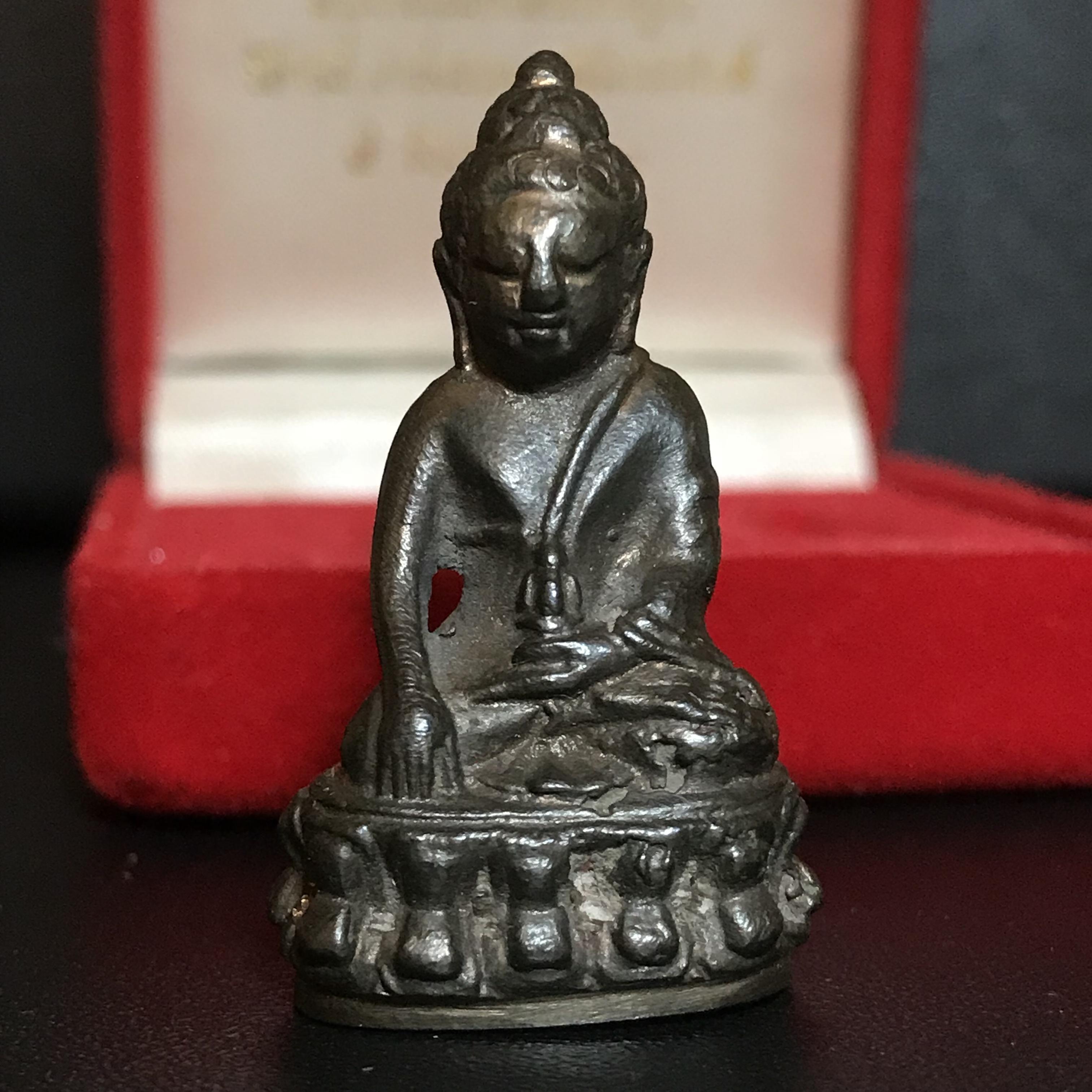 พระกริ่ง-พระชัยวัฒน์ ปวเรศ ปี2530 วัดบวรนิเวศราชวรวิหาร(ในหลวง ร.9 เสด็จเททอง)(บรรจุเส้นเกศาในหลวงรัชกาลที่9)