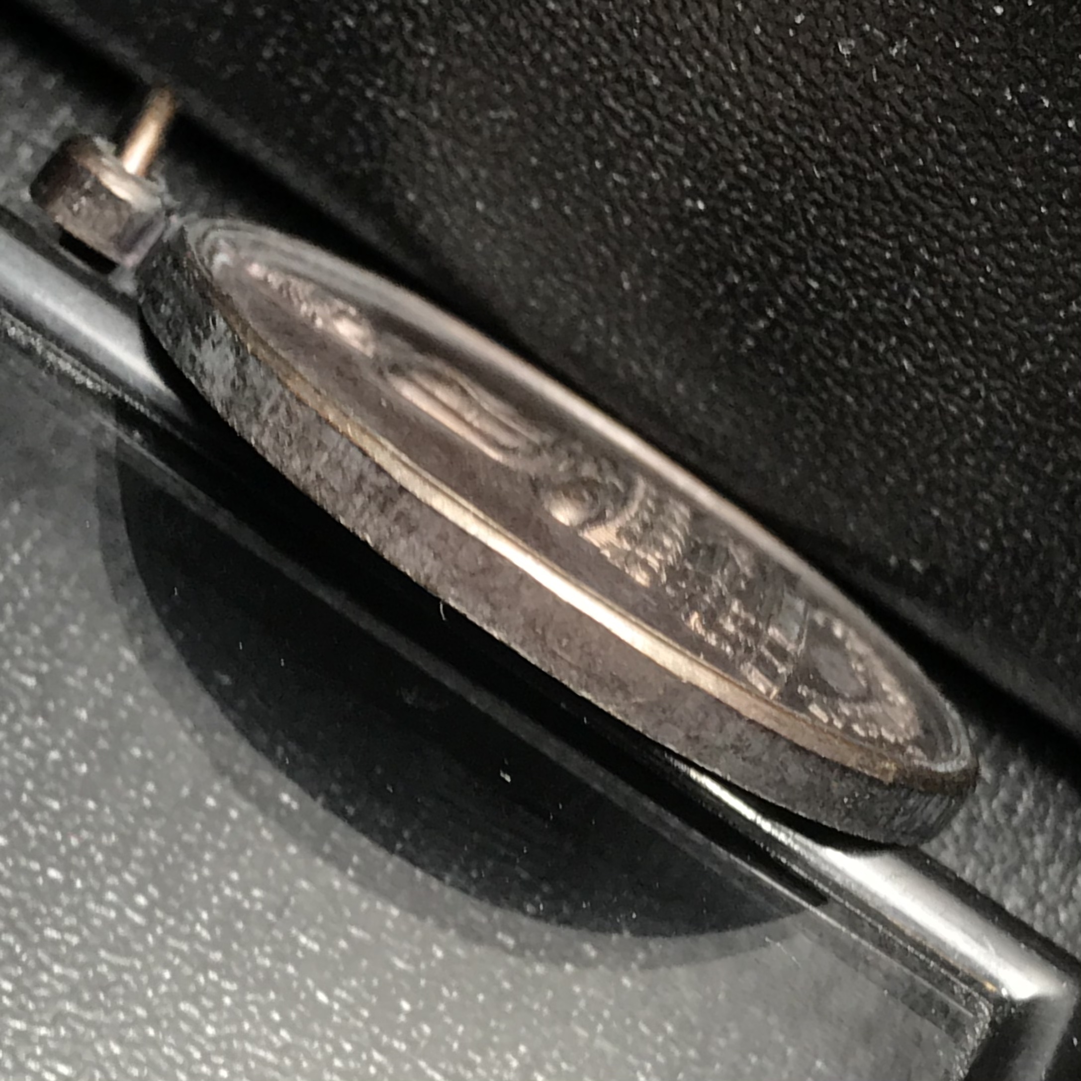 เหรียญพระพุทธสิหิงค์ ภปร. รุ่นมหาลัยธรรมศาสตร์ 60ปี พ.ศ.2537 พิมพ์เล็ก เนื้อทองแดงพร้อมซองบรรจุเดิม(ในหลวงรัชกาลที่9เสด็จในพิธี)(หลวงตามหาบัวร่วมปลุกเสก)