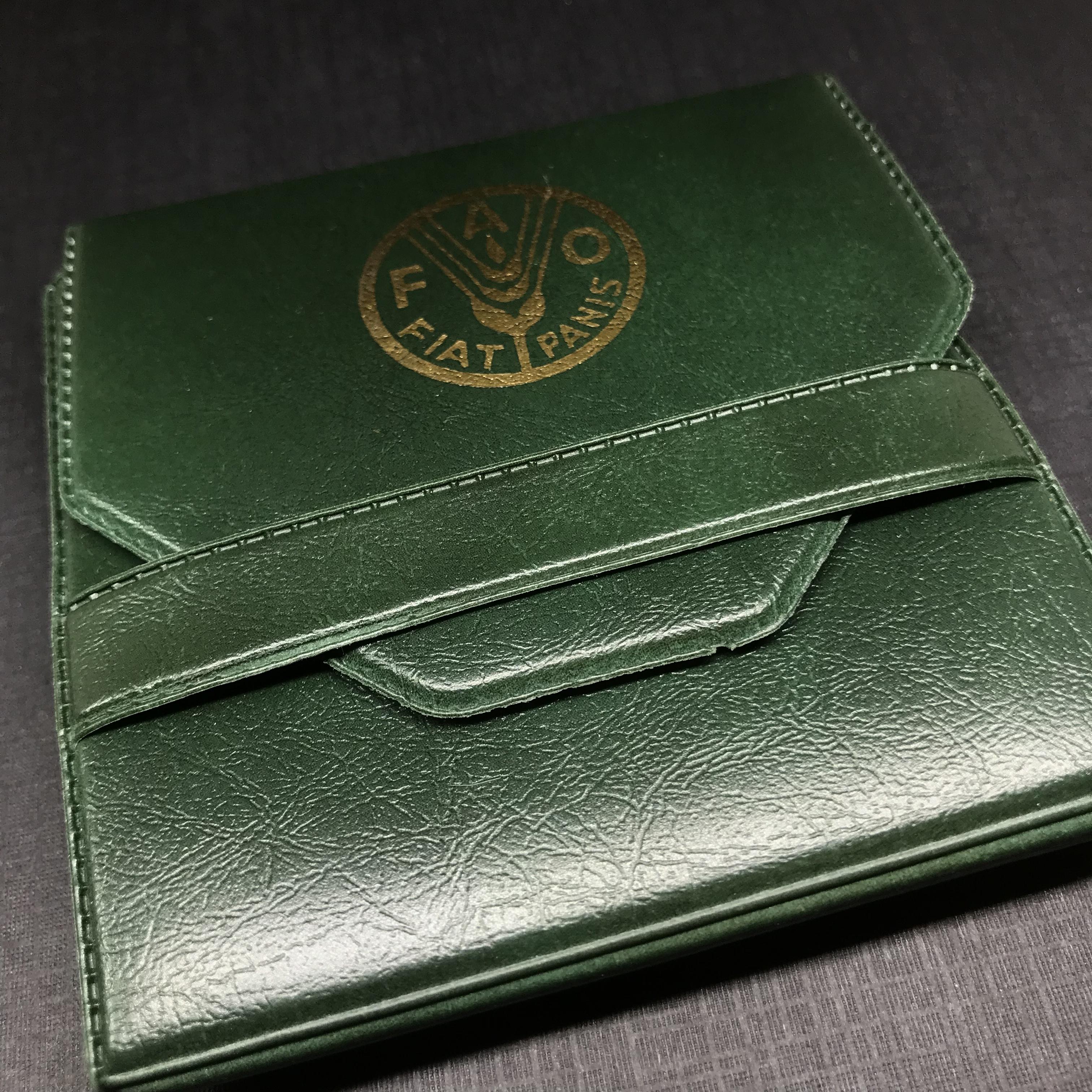 เหรียญอะกริคอลา FAO ปี 2539 เนื้อบรอนซ์ ขนาด 5 ซม. (ซองหนังบรรจุเดิมใบรับรองครบ)