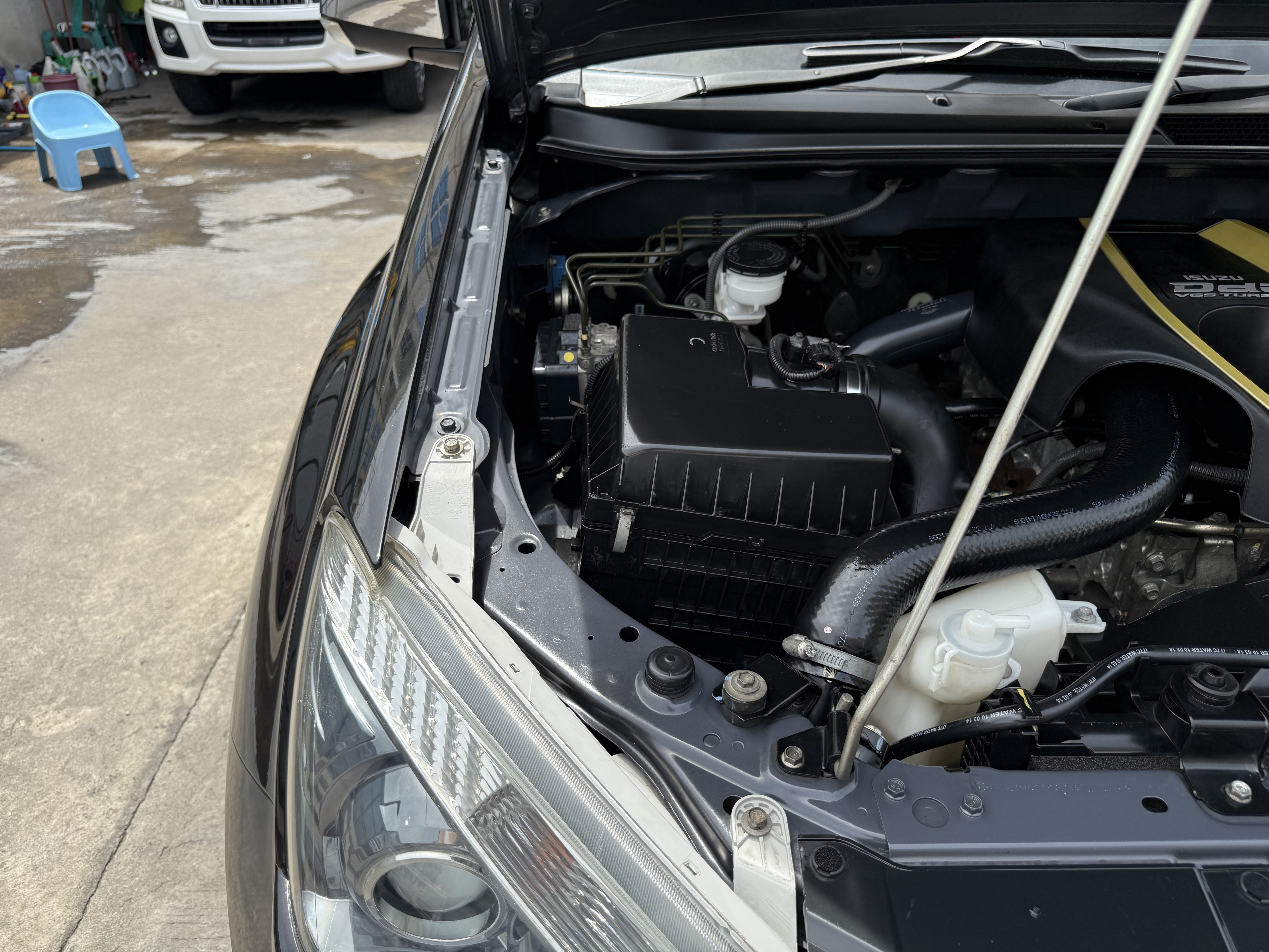 Isuzu Dmax All New 4ประตู Hilander 2.5 Vgs Z Prestige Navi X-Series Push Start At 2015 ดำ