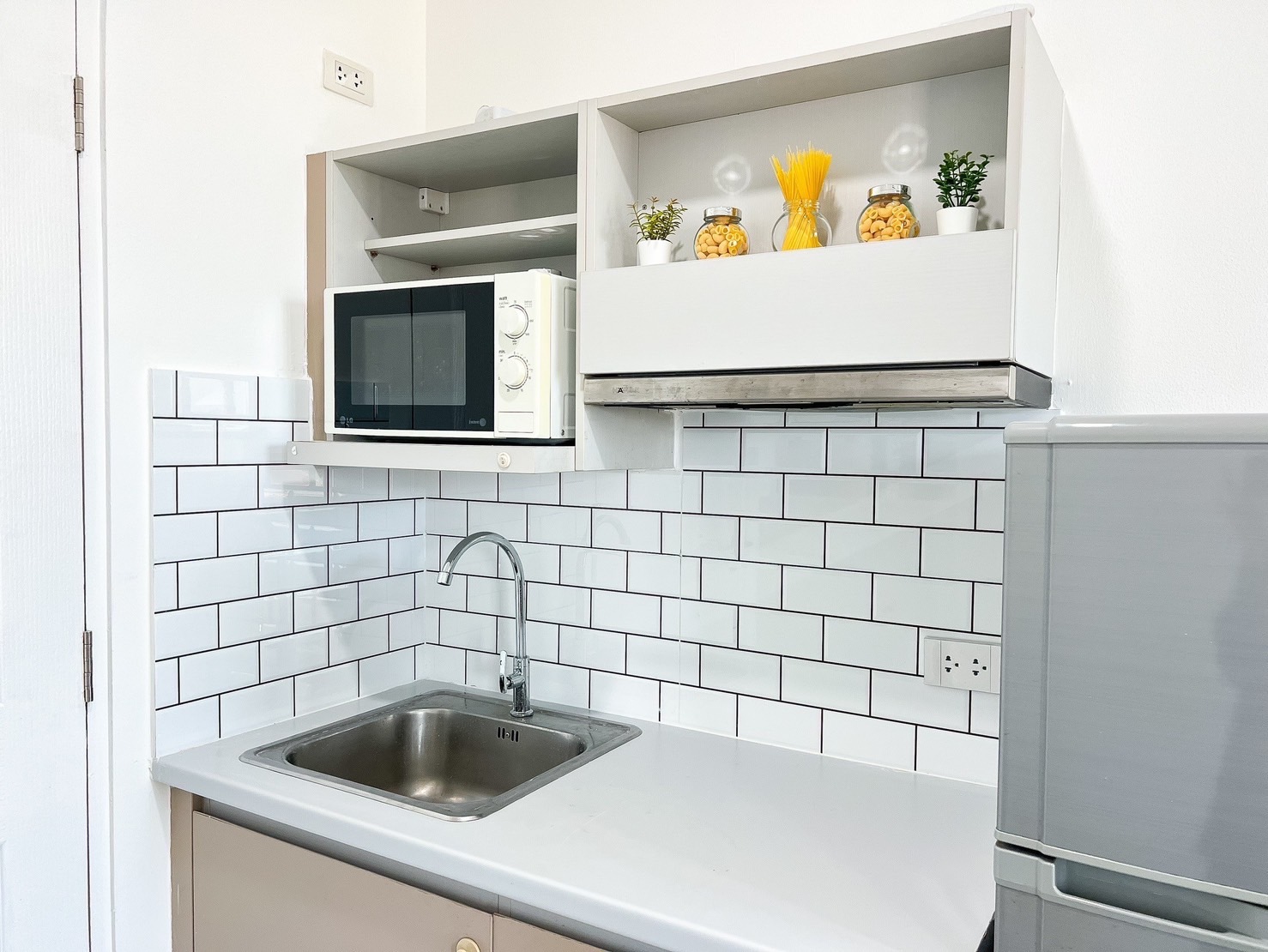 For Sales : Cherngtalay, Zcape 1 Condominium, 1 bedroom, 6th flr., pool view