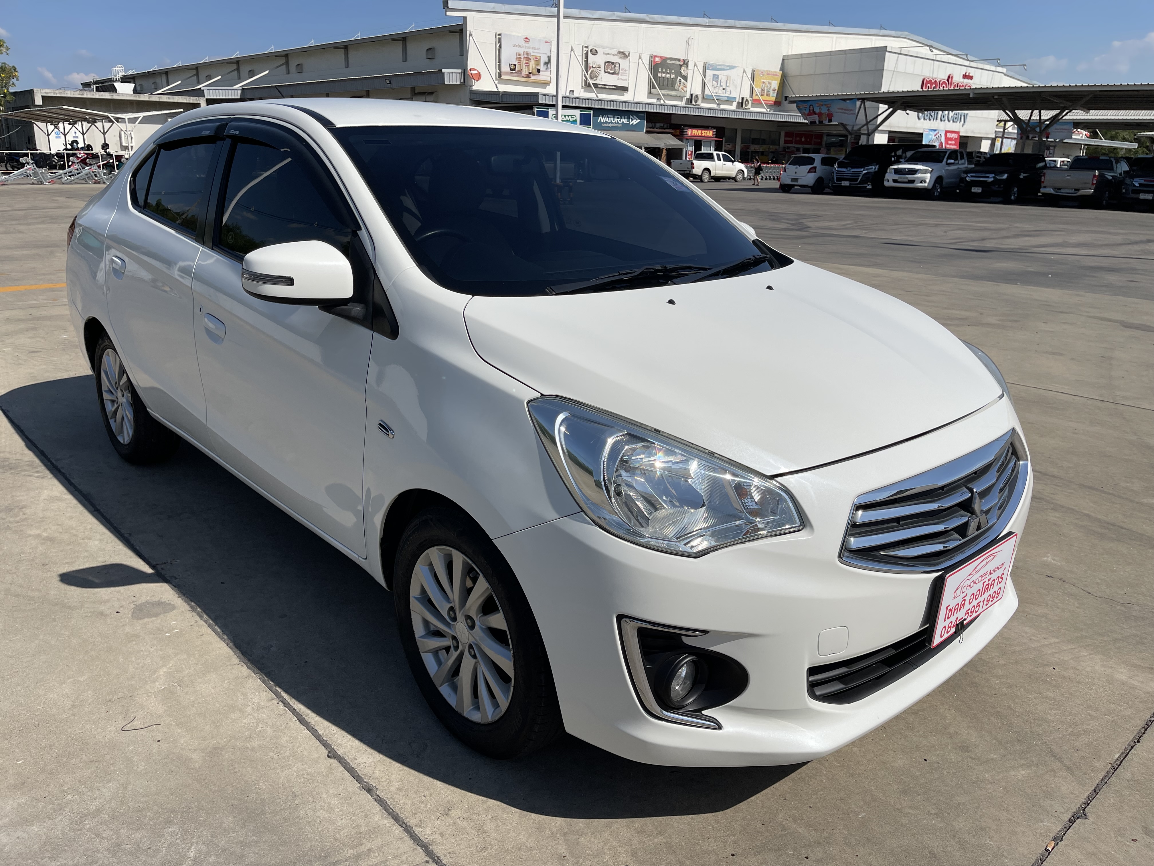 Mitsubishi Attrage 1.2 GLS Limited At 2014 ขาว