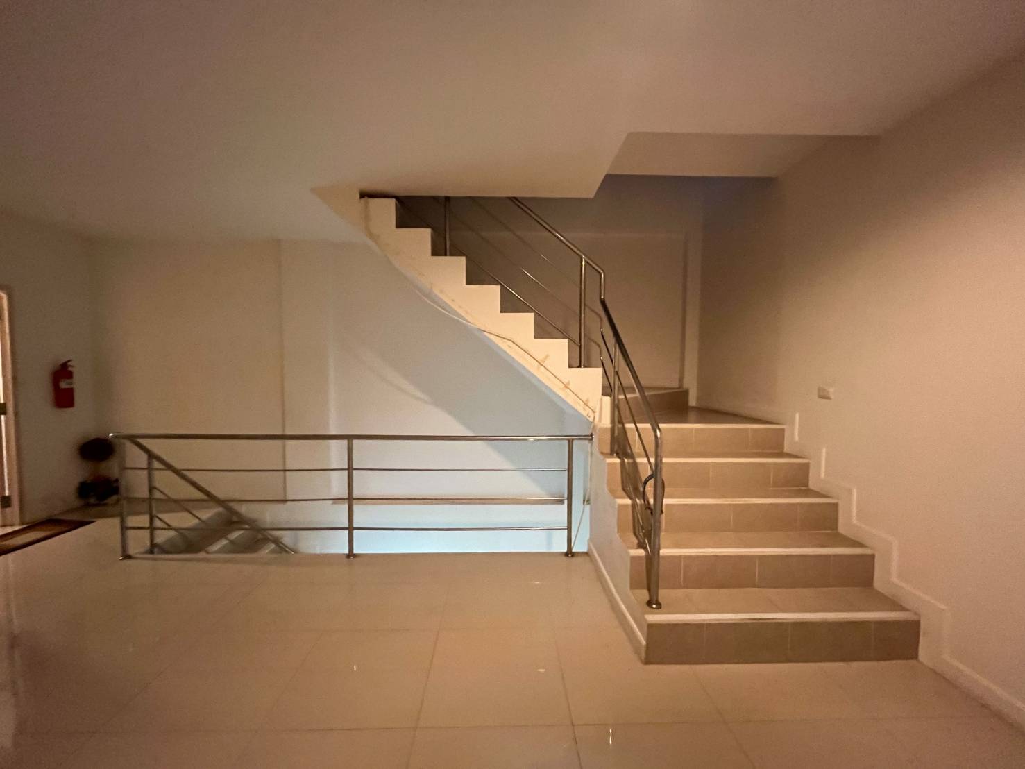 For Sales : Phuket Town, 3-story commercial building, 4 Bedrooms 4 Bathrooms