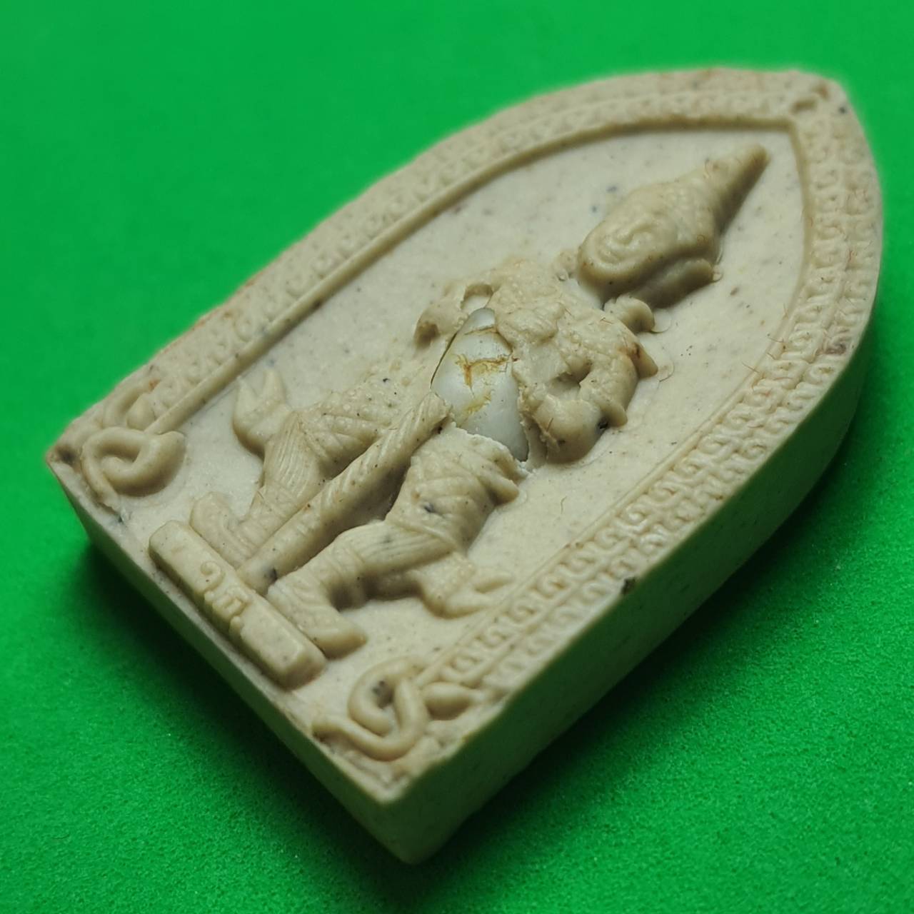 พระเครื่อง ท้าวเวสสุวรรณ รุ่น แก้ปีชง รวยไม่จบ จนไม่เป็น ภัยไม่มี สีขาว พระแท้ ท้าวเวสสุวรรณแท้