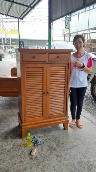ตู้รองเท้า 2 บานเกล็ด มีขา 42x80 สูง 130 ซม.
