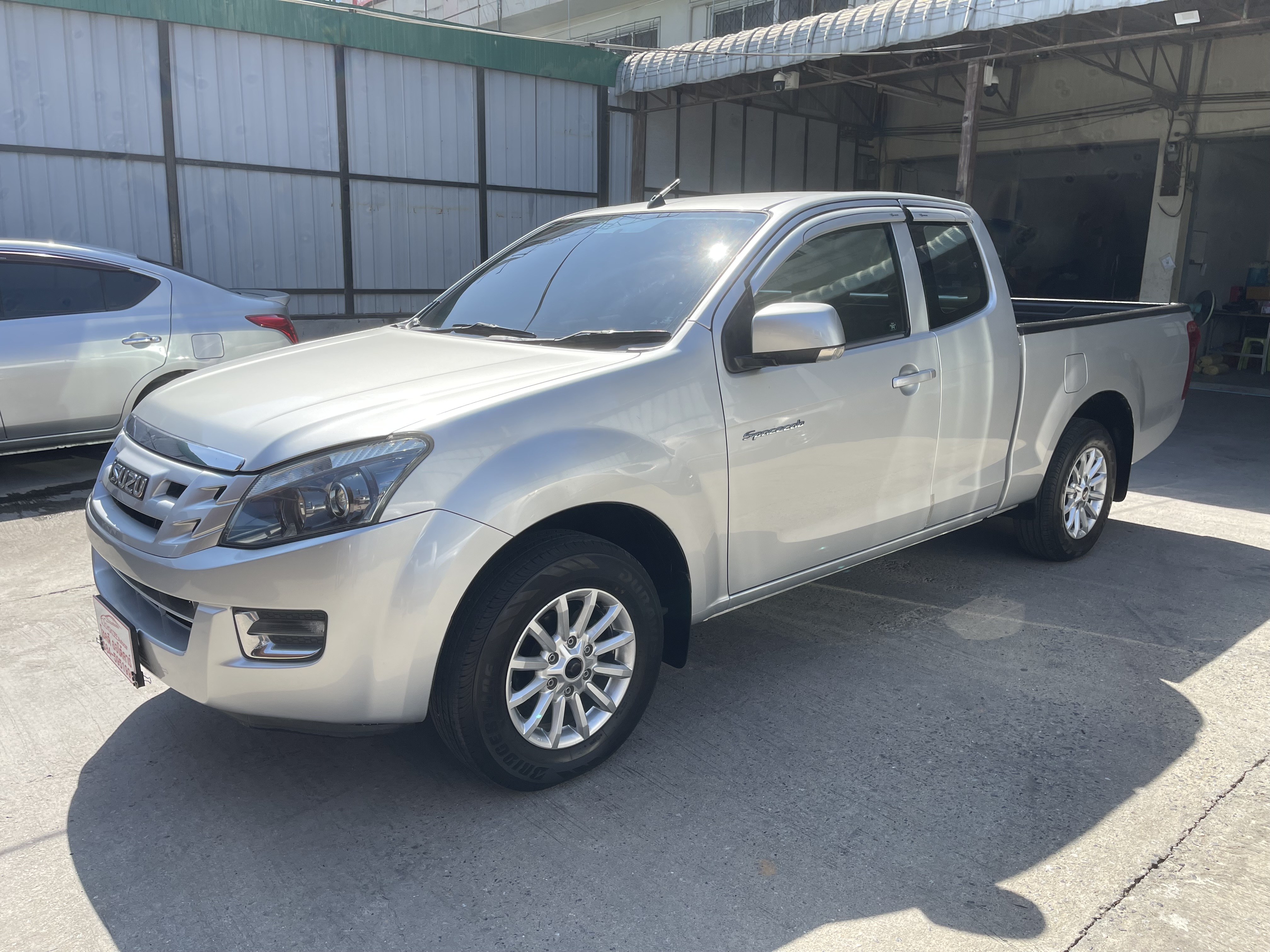Isuzu Dmax All New Cab 2.5 Vgs Z 2014 เงิน