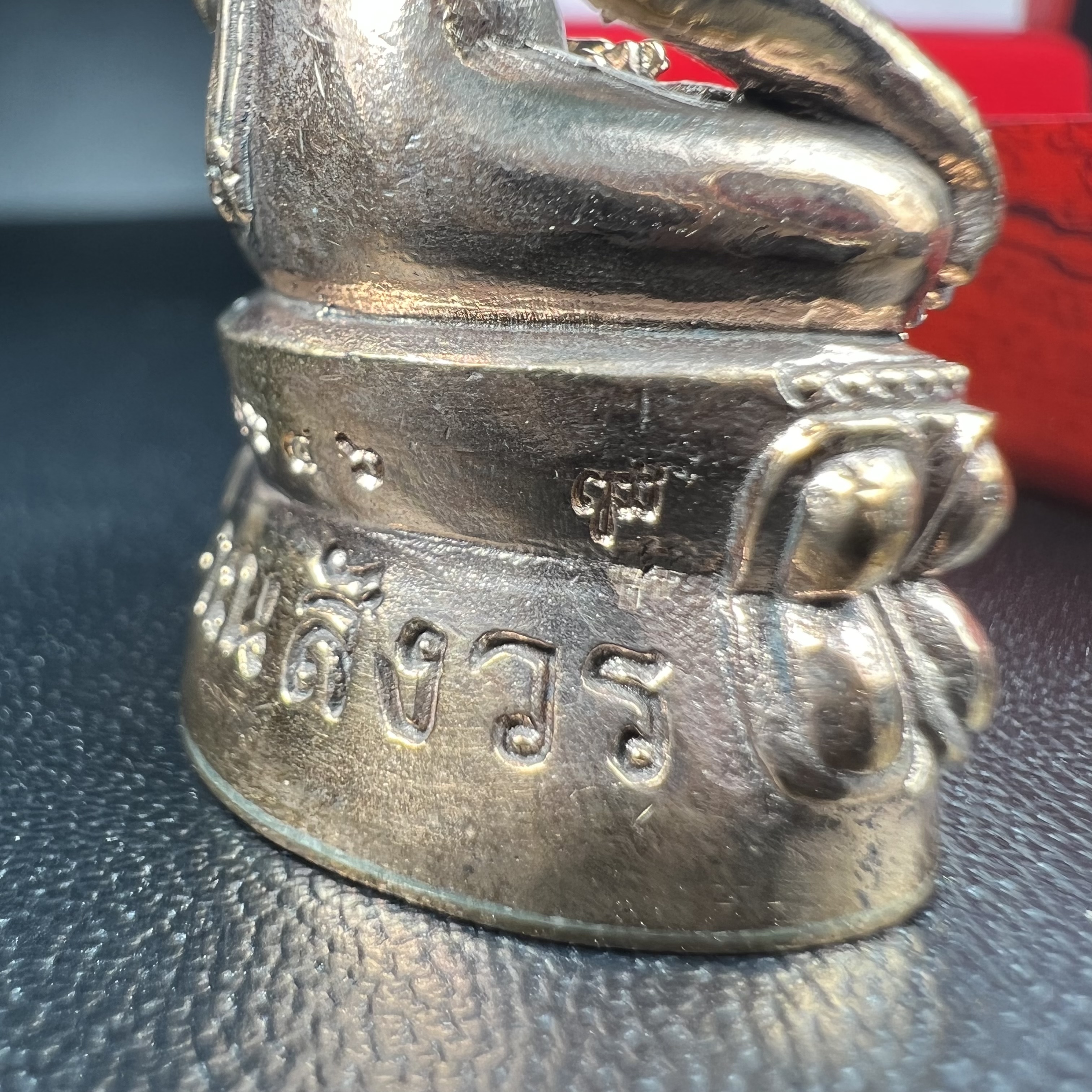 พระกริ่ง ญาณสังวร ญสส. สมเด็จพระสังฆราช วัดบวรนิเวศวิหาร รุ่น เชียงแสนสิงห์หนึ่งล้านทอง เนื้อนวโลหะ ปี2551