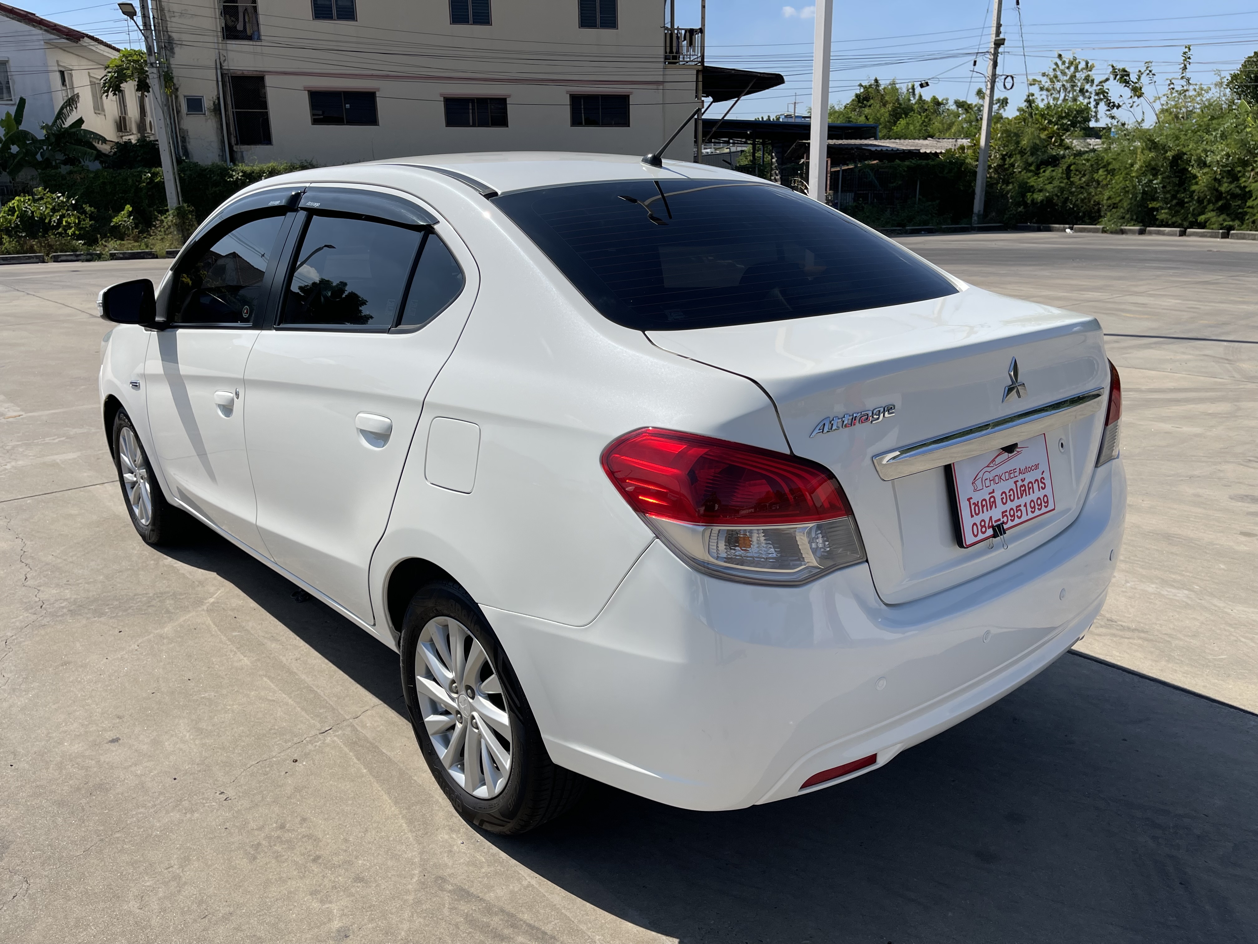 Mitsubishi Attrage 1.2 GLS Limited At 2014 ขาว