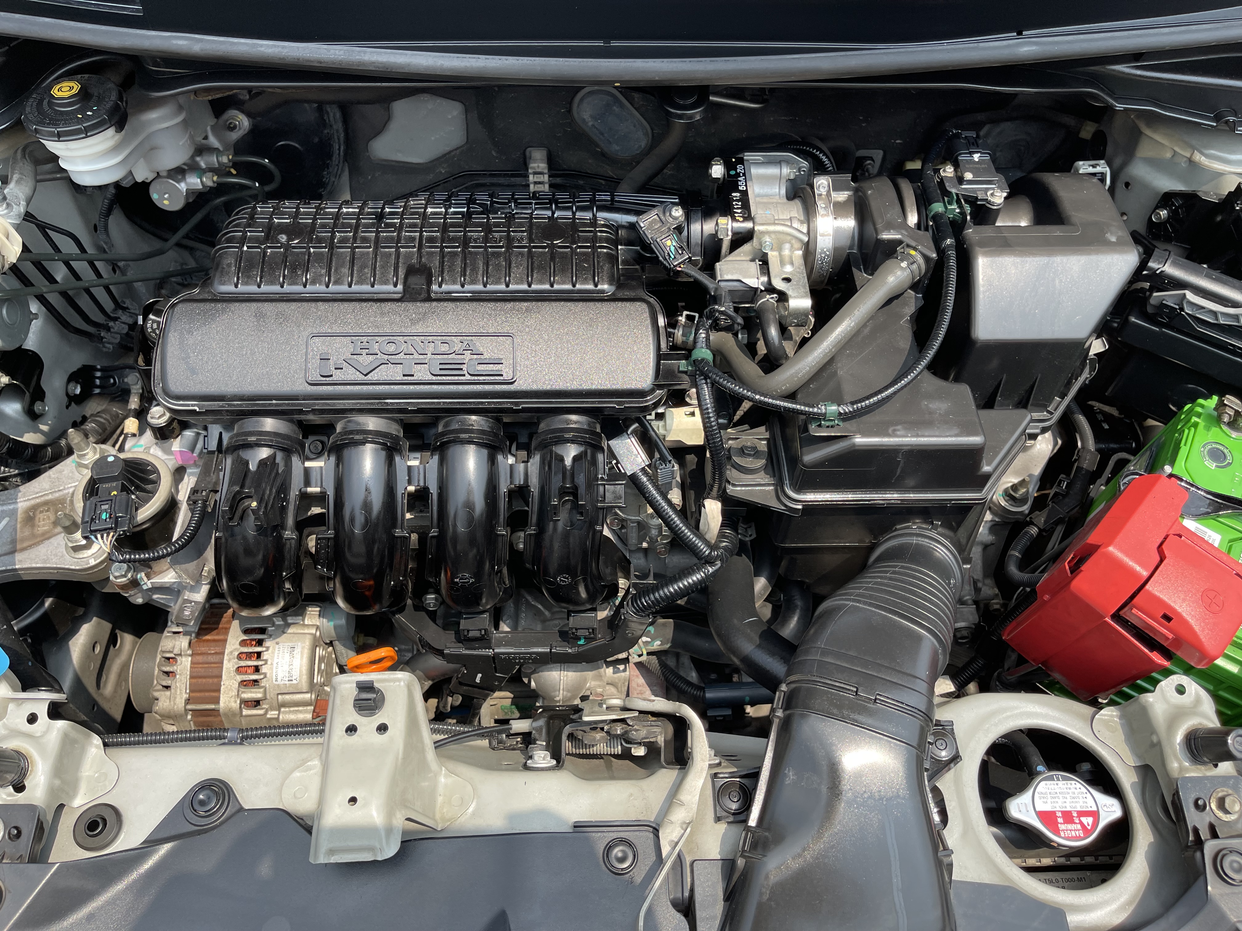 Honda Jazz 1.5 SV At 2015 เงิน