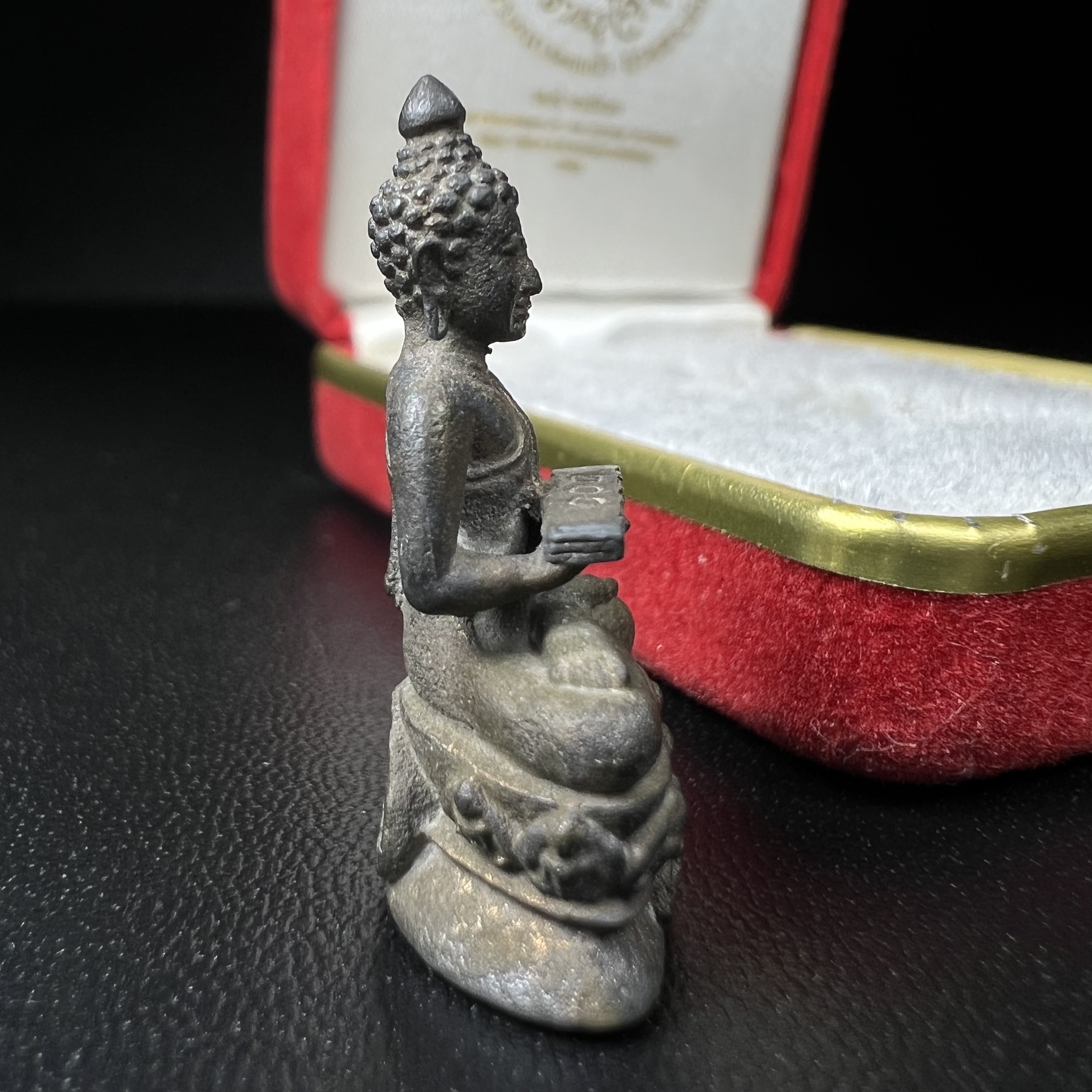 พระกริ่งปรมานุชิตชิโนรส วัดพระเชตุพนวิมลมังคลาราม(วัดโพธิ์) ปี2533 เนื้อนวโลหะ ( ในหลวงรัชกาลที่9เสด็จเททอง)