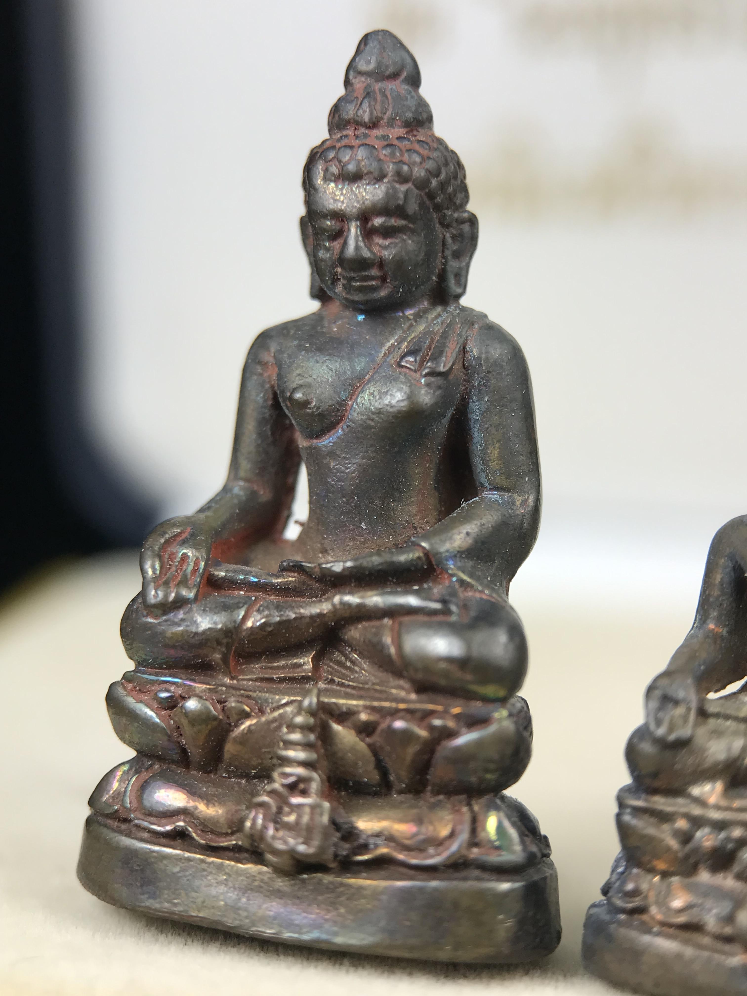 พระกริ่ง-พระชัยวัฒน์ ไพรีพินาศ ญสส.รุ่น นวฤทธิ์โภคทรัพย์ ปี 2544 อุดผงพุทธคุณ บรรจุมวลสารจิตรลดา และเส้นพระเกศาของสมเด็จพระญาณสังวร พระสังฆราชฯ พร้อมกล่องบรรจุเดิม เนื้อนวโละผิวปัดแต่ง(นำฤกษ์) ชุดหมายเลข ๑๙(1ใน 999 ชุด) หายากพบเจอน้อยมาก