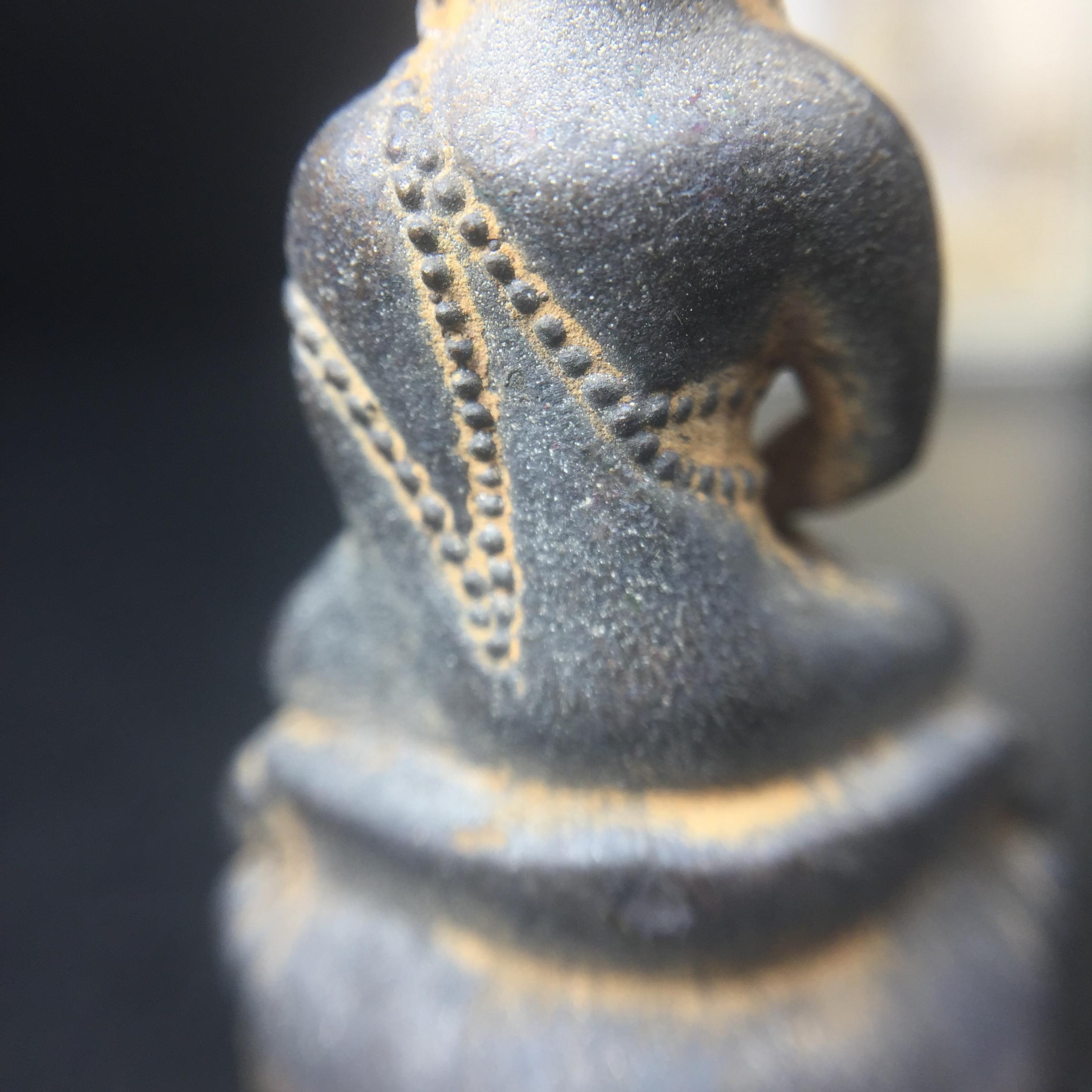 พระกริ่งชินบัญชรฉลองพระชันษา 100 ปี สมเด็จพระญาณสังวร วัดบวรนิเวศวิหาร ปี 2556 เนื้อนวโลหะผสมทองคำก้นทองแดง พิธีใหญ่ มวลสารเด่น นิยม(1 ใน 2556 องค์)