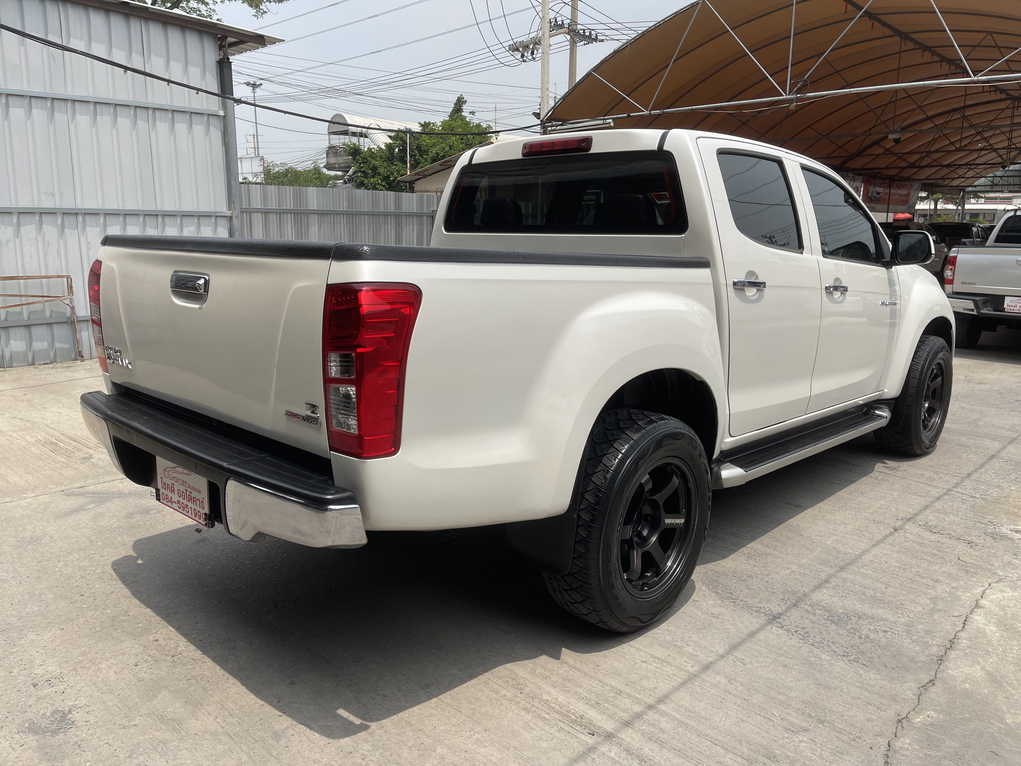 Isuzu Dmax All New 4ประตู Hilander 2.5 Vgs Z Dvd 2015 ขาวมุก
