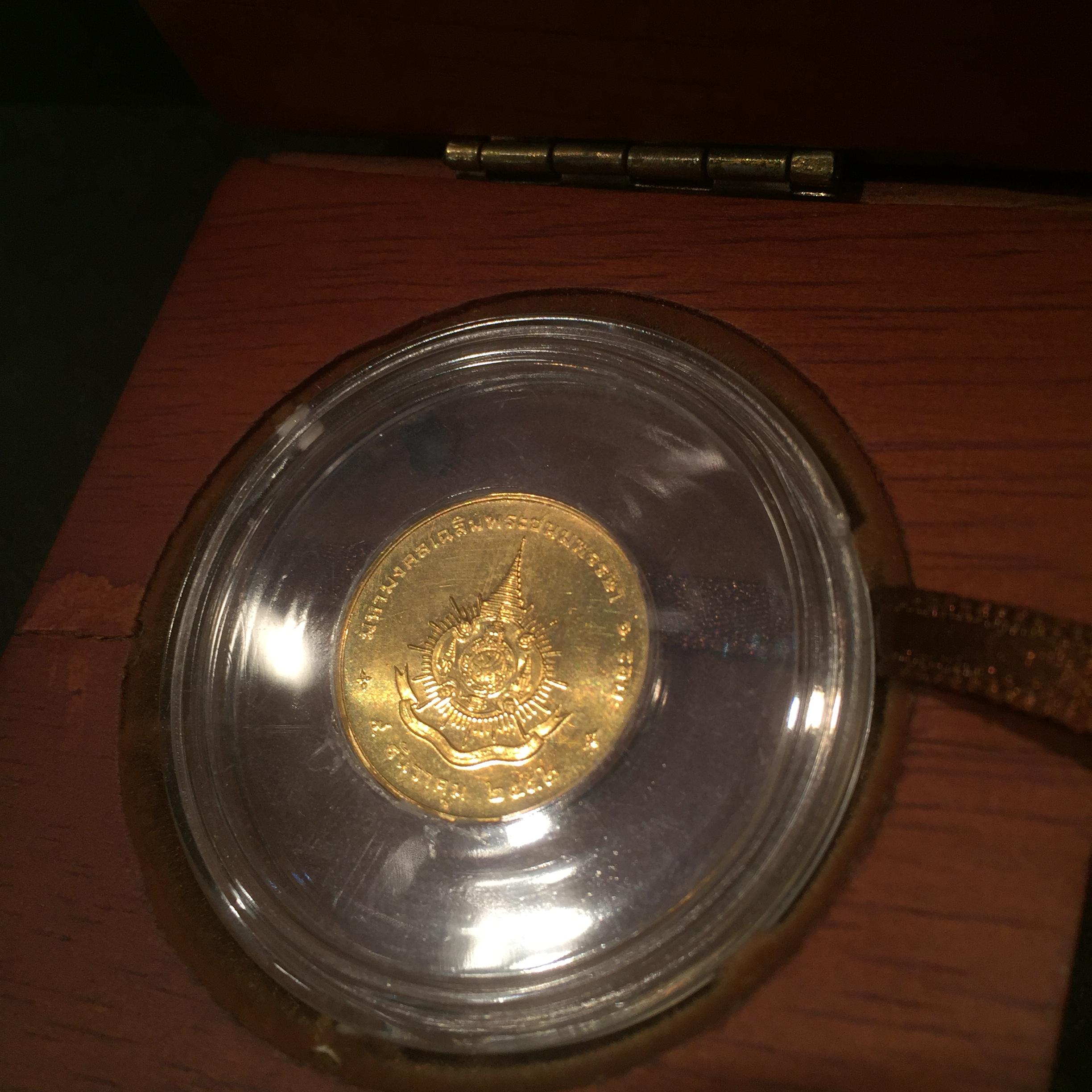 เหรียญ ร.9 มหามงคลเฉลิมพระชนมพรรษา 6 รอบ(ทองคำ)(หายาก)