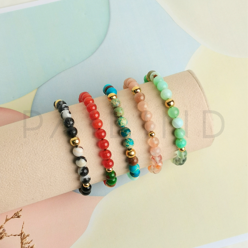 สร้อยข้อมือหินเสริมดวง หลากสไตล์ สายมู ประดับบอลทองเหลือง ชุบทอง1ไมครอน