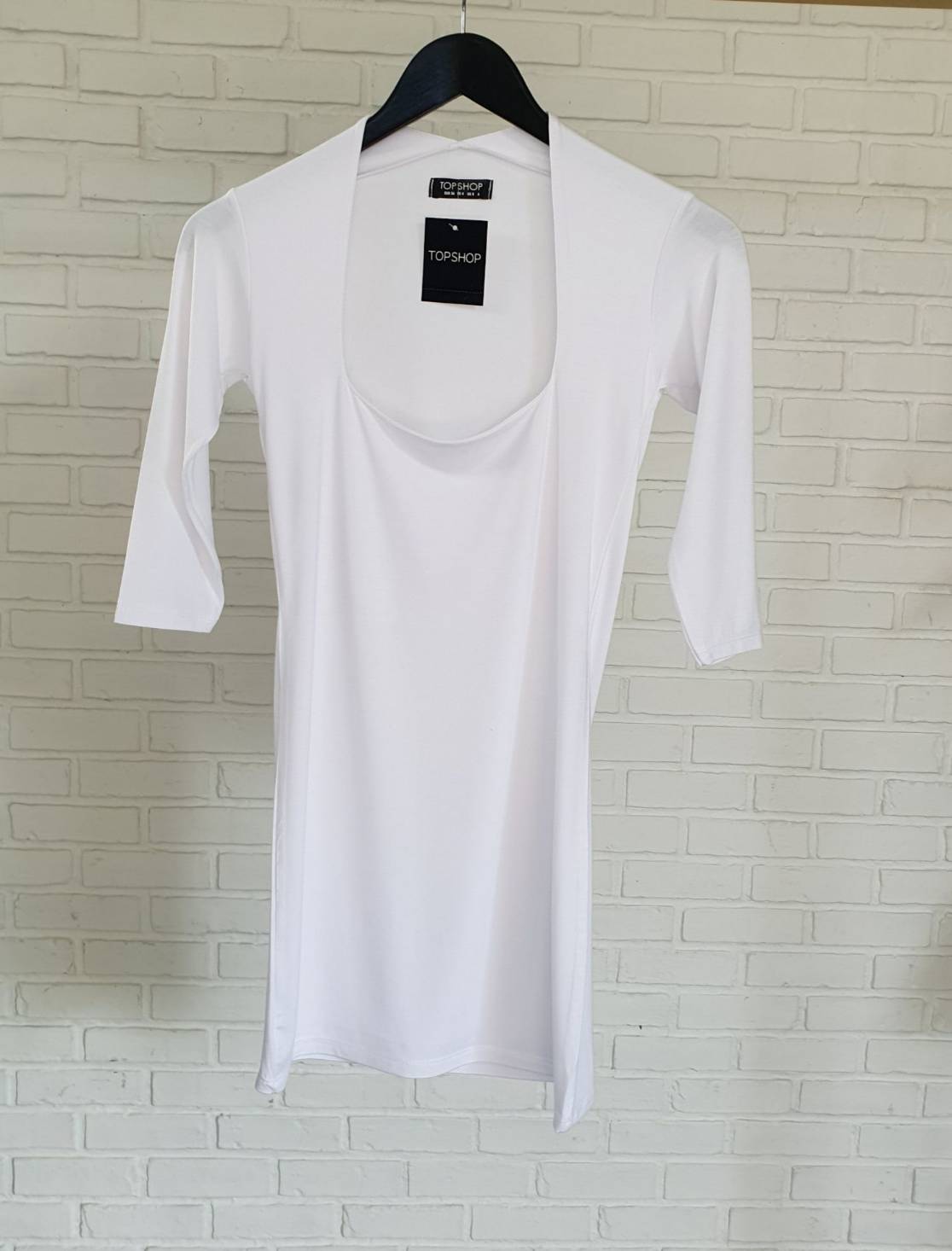 เดรสคอเหลี่ยมพับ