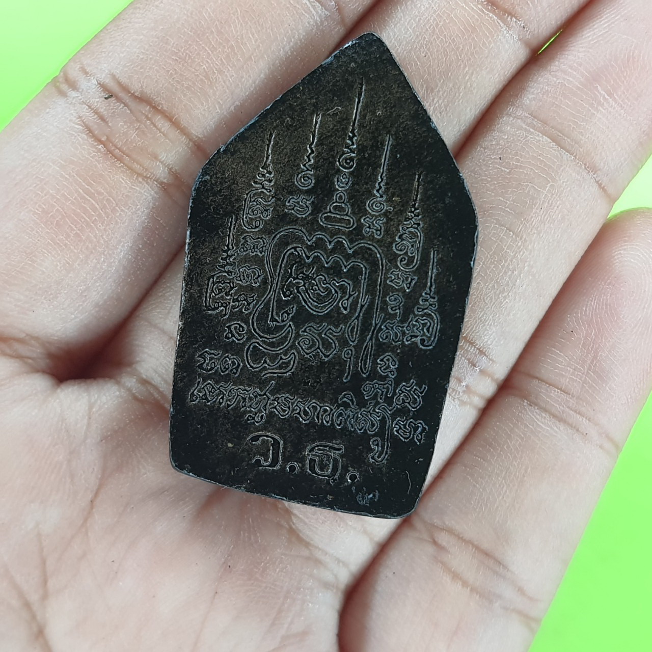 พระเครื่อง ขุนแผนเสน่ห์ รุ่นเสน่ห์แรงเปรี้ยง สีดำทำเก่า พระขุนแผน พระแท้ พระเครื่องพระขุนแผน ขุนแผนห้อยคอ ขุนแผนแขวนคอ บูชาขุนแผน ขุนแผนแท้ พระขุนแผนแท้