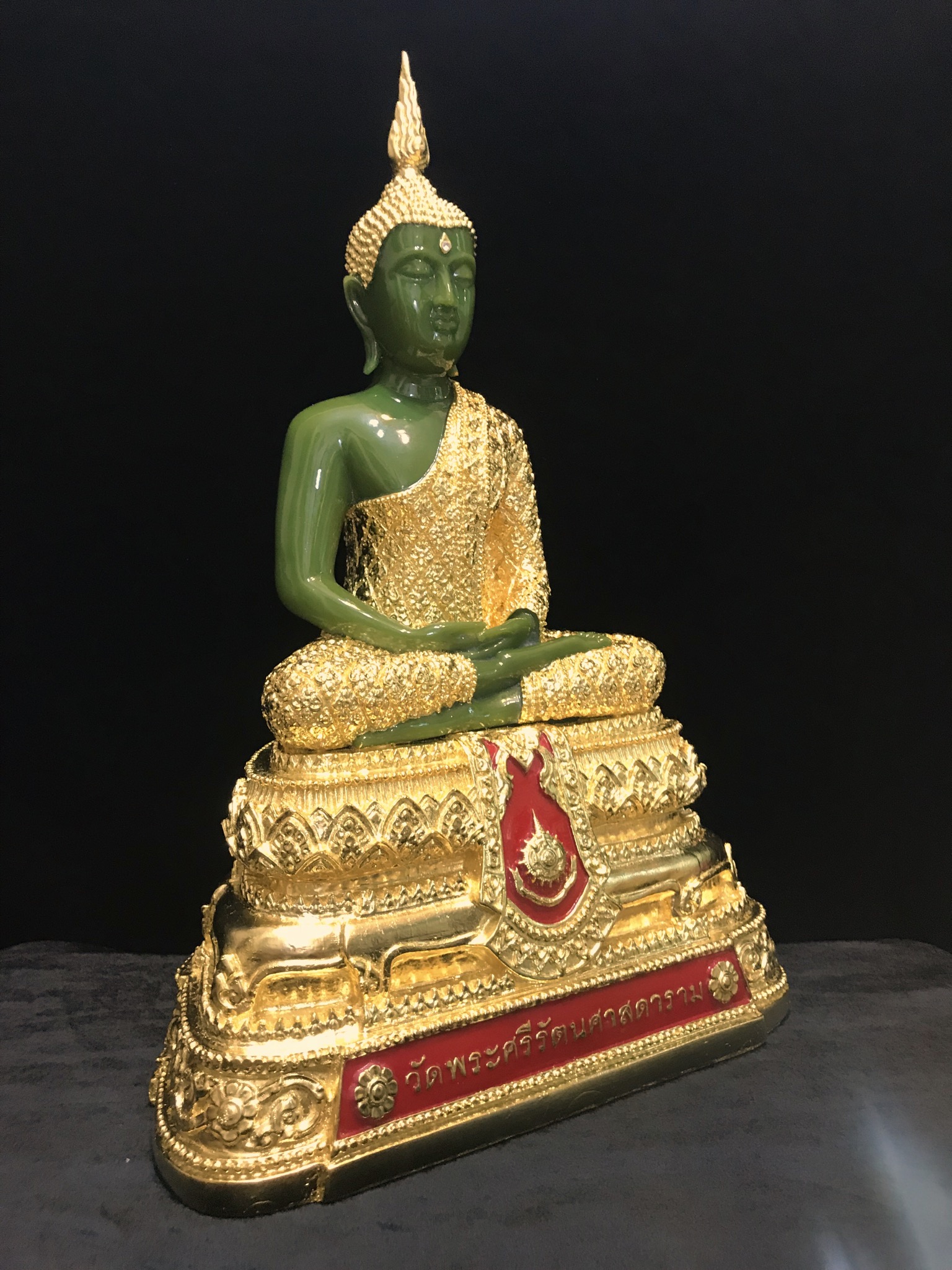 พระพุทธมหามณีรัตนปฏิมากร(พระแก้วมรกต) วัดพระศรีรัตนศาสดาราม สำนักพระราชวัง จัดสร้าง(บรรจุมวลสารใต้ฐาน)ฤดูฝน ขนาดหน้าตัก 9นิ้ว