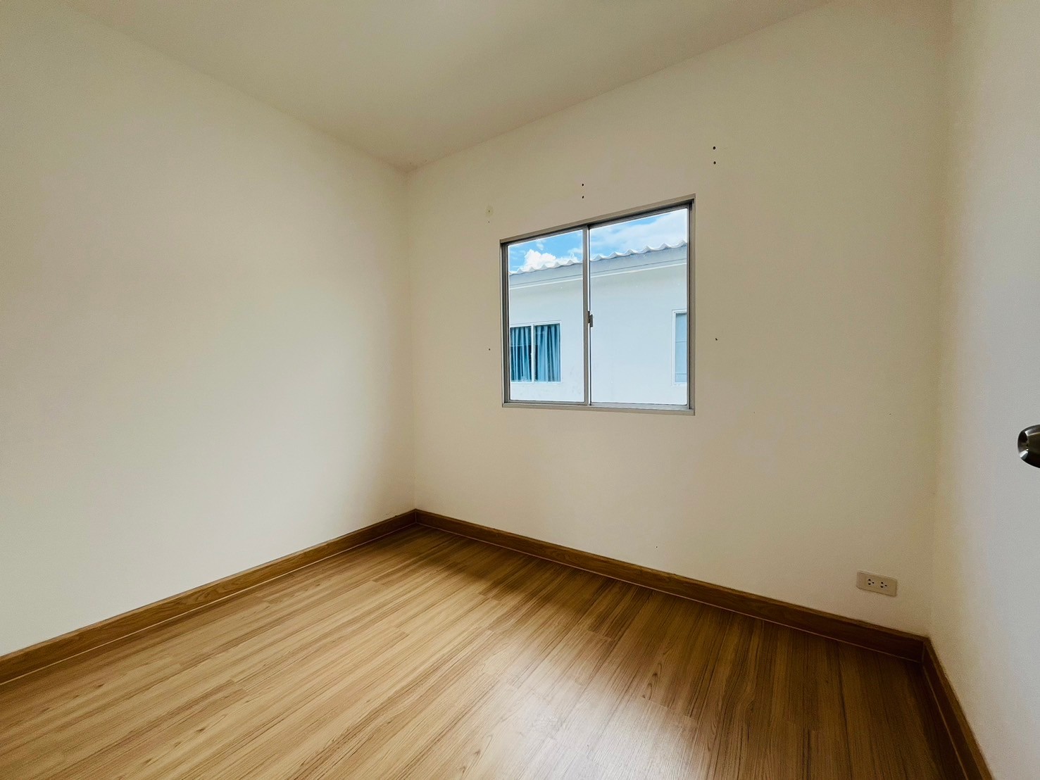 For Sales : Thalang, 2-story townhouse, 3 Bedrooms 2 Bathrooms