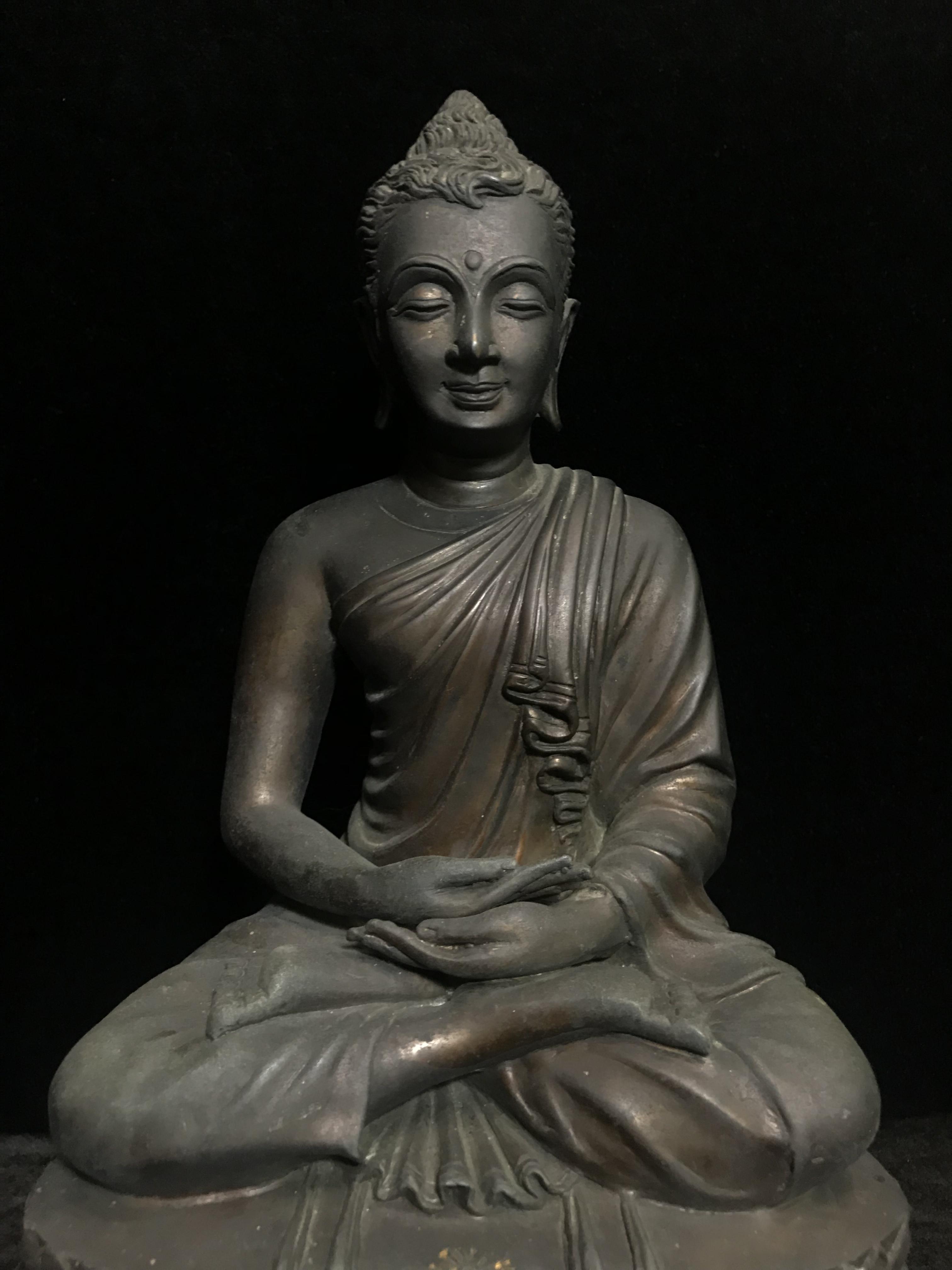 พระพุทธสิทธัตถศาสดา 100 ปี กรมบัญชีกลาง พ.ศ. 2533(รุ่นแรก) เนื้อโลหะสำริด รมมันปู หน้าตัก 5.9 นิ้ว (พิธีใหญ่ ศิลป์สวย หายาก)