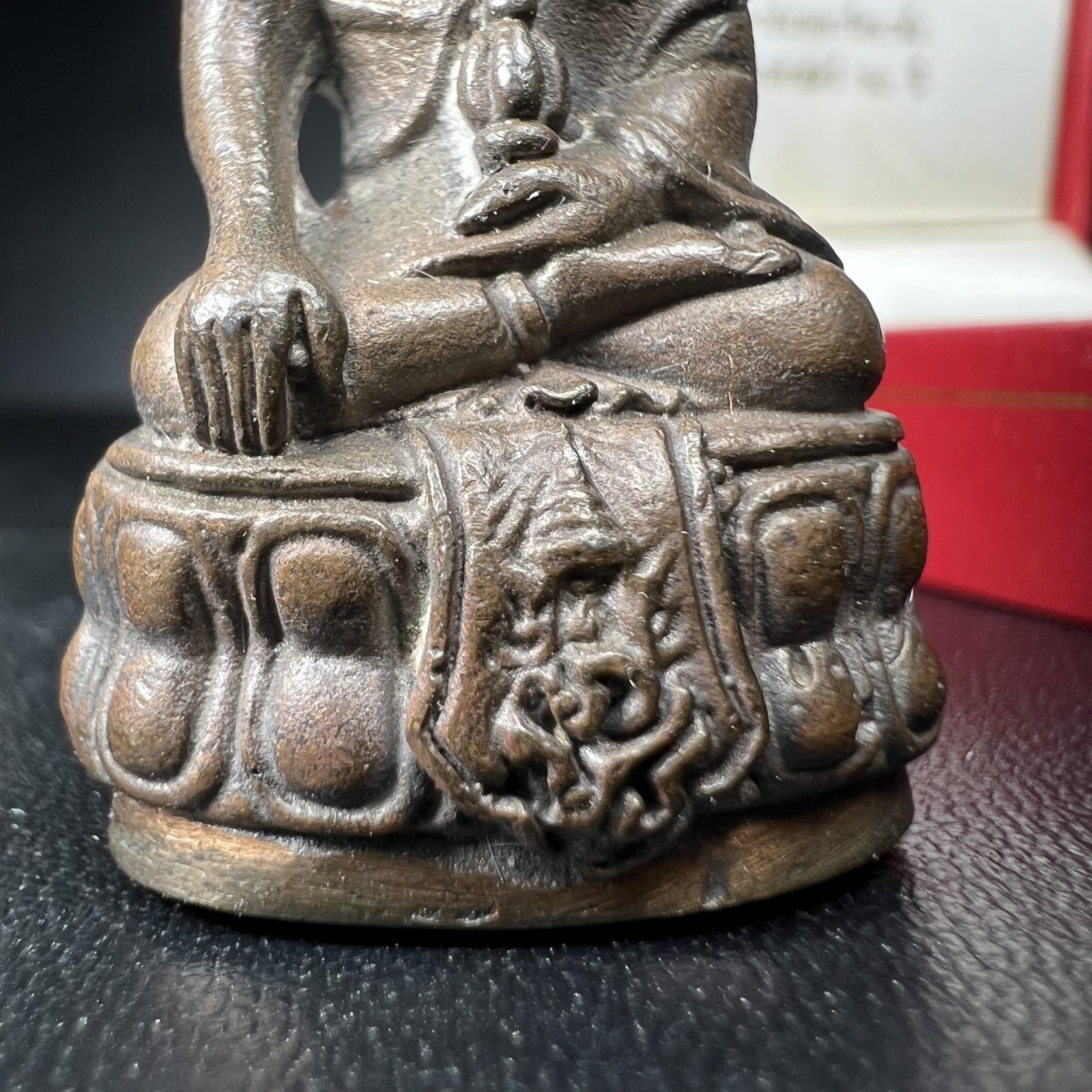 พระกริ่ง ภปร. 60 ปี ธรรมศาสตร์ สร้างเป็นที่ระลึกการสถาปนาครบรอบ 60 ปี มหาวิทยาลัยธรรมศาสตร์ ปี 2537(ในหลวงรัชกาลที่9 เสด็จเป็นประธานในพิธี)(พิธีใหญ่ เกจิที่มีชื่อเสียงมาร่วมปลุกเสกจำนวนมาก ชนวนมาลสารเก่าเข้มขลัง )**ของดีธรรมศาสตร์ที่ศิษย์เก่าไม่ควรพลาด**