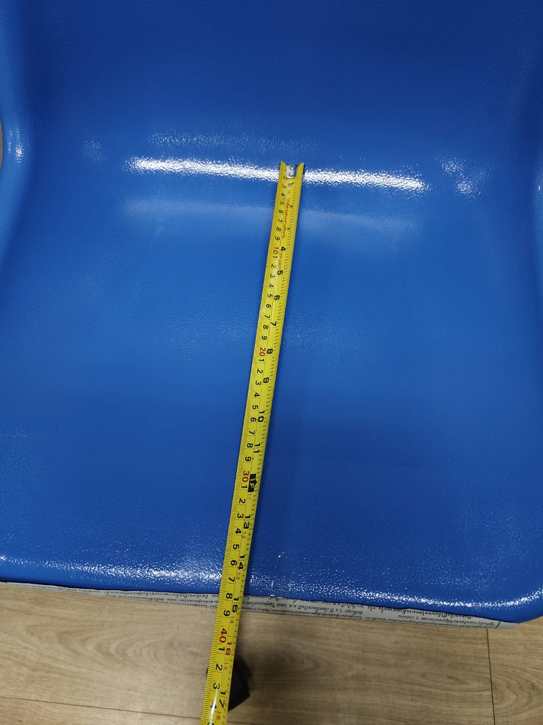 เปลือกเก้าอี้แถวโพลี