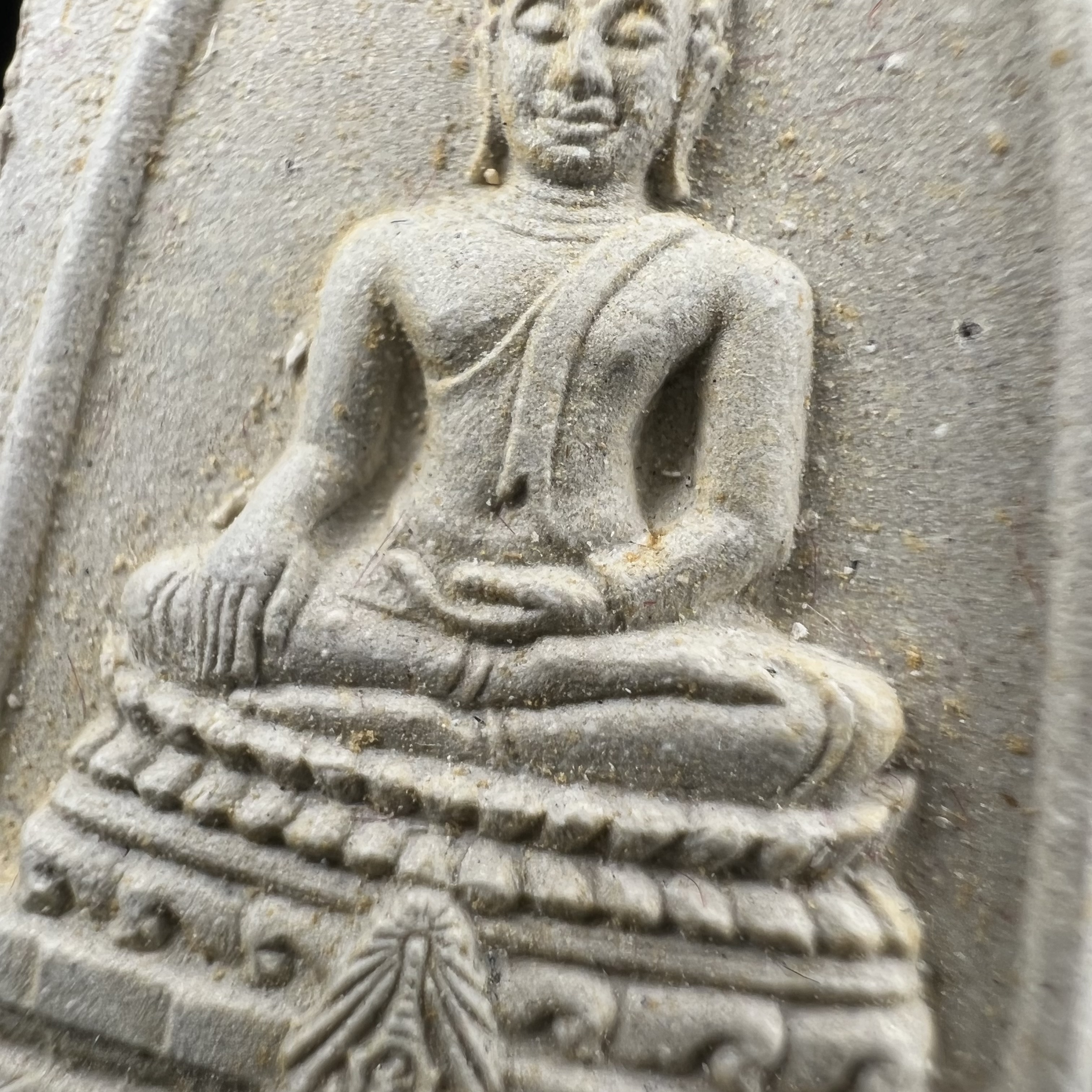 พระพุทธชินสีห์ ภปร. ทันโต เสฏโฐ ปี2533 พิมพ์ใหญ่(องค์นี้ด้านหลังบรรจุพลอยเสกมงคลชัดมาก) บรรจุพระทนต์ในหลวง รุ่นเดียวในประวัติศาสตร์ ****รุ่นนี้ขอแนะนำ****