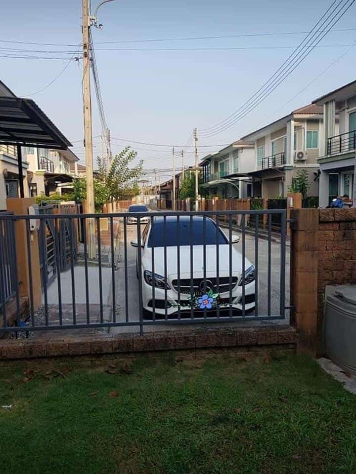 For Rent : Kathu, Private House Modern Style, 3 bedrooms 2 Bathrooms, Garden View