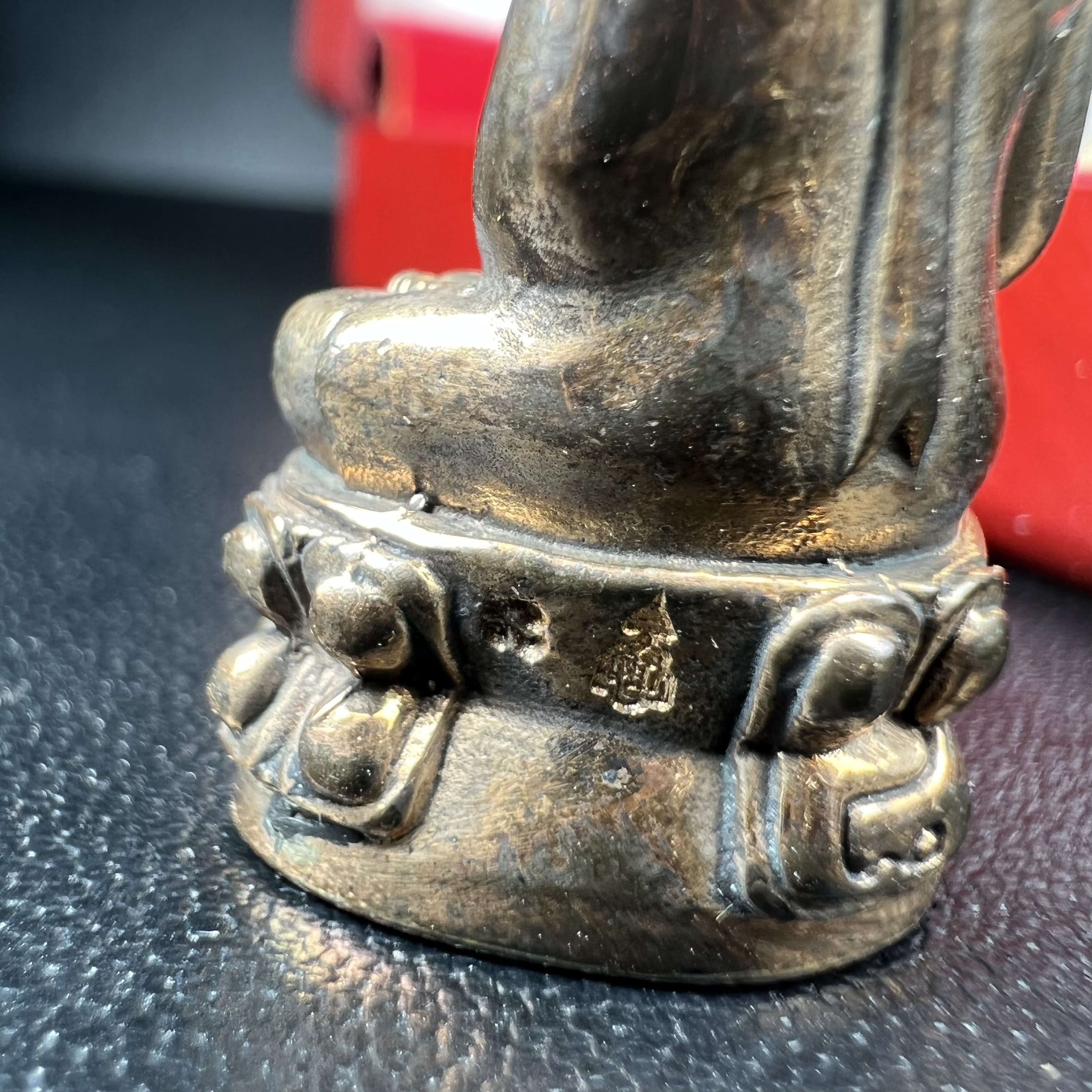 พระกริ่ง 8 รอบ ญสส. 96 พรรษา สมเด็จพระญาณสังวร สมเด็จพระสังฆราช สกลมหาสังฆปรินายก วัดบวรนิเวศวิหาร ปี 2552 เนื้อนวโลหะเต็มสูตรแก่ทองคำ(1 ใน 2999 องค์)