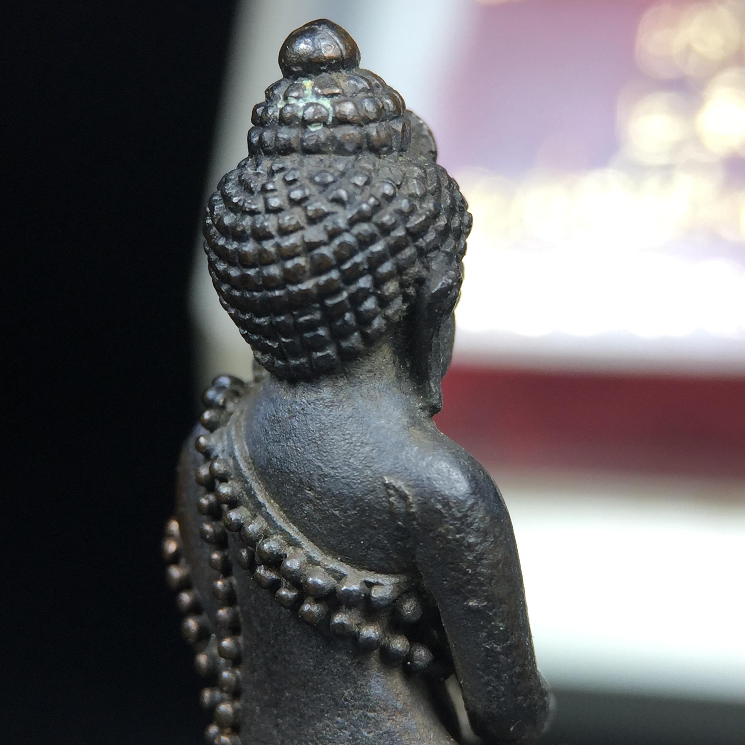 พระกริ่งญาณสังวร(พระกริ่ง ญส.)ปี 2519 เนื้อนวโลหะก้นเงิน สมเด็จพระญาณสังวรและหลวงพ่อคูณ ปริสุทโธ จับสายสูตรร่วมกันในพิธีเททอง ณ อุโบสถวัดบวรนิเวศวิหาร(พิธีใหญ่ เจตนาดี หลวงปู่โต๊ะร่วมปลุกเสก)(สภาพสวยเดิมนอนคากล่องบรรจุเดิมแบบนี้ไม่ควรพลาด)หายาก1ใน2999องค์