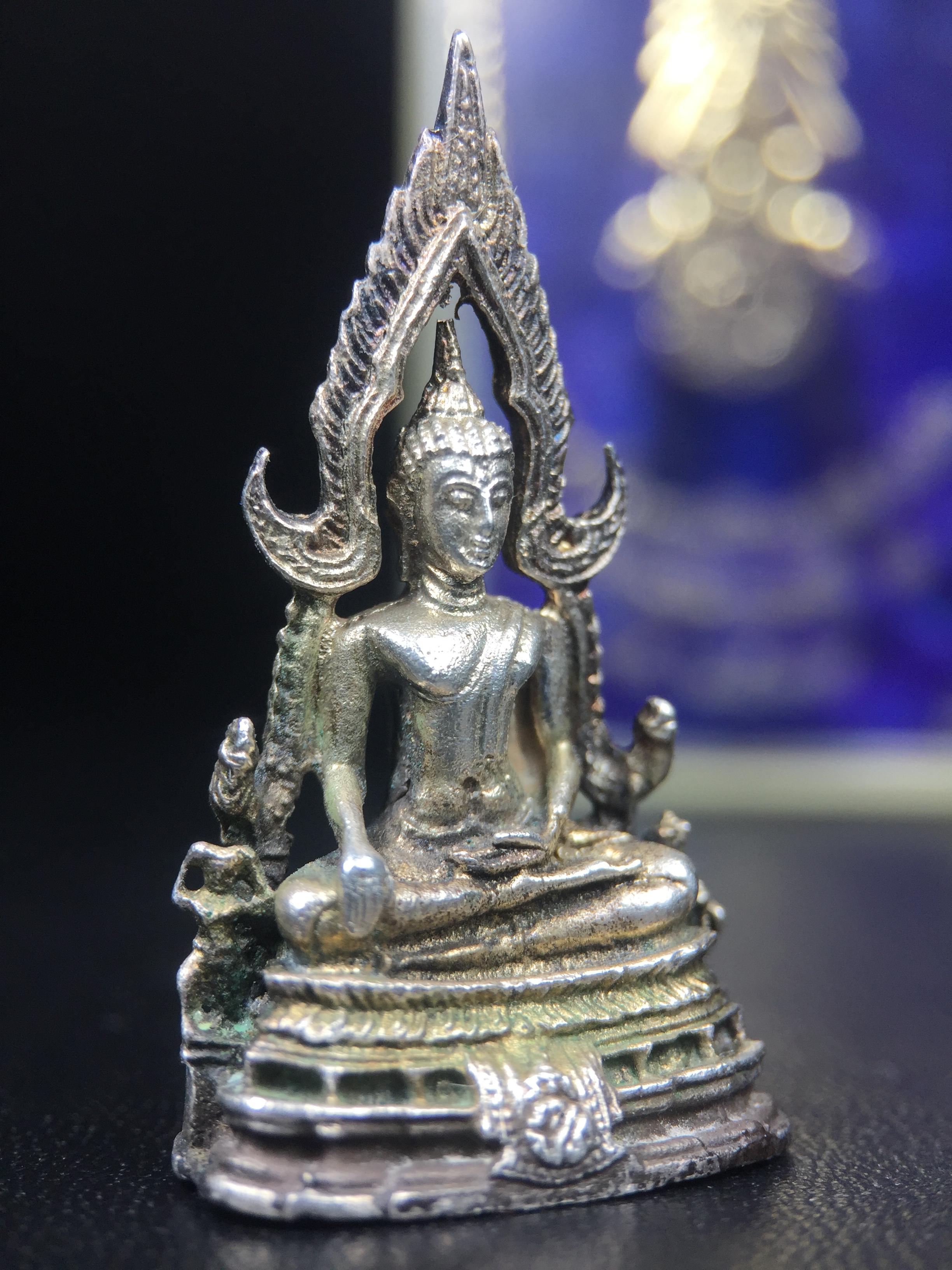 กริ่งพระพุทธชินราช ภปร. กองทัพภาคที่3จัดสร้าง ปี2517 เนื้อเงินสภาพผิวเดิมกล่องบรรจุเดิม(สภาพหย่อนสวย)(หายาก)(ในหลวง ร.9 เสด็จในพิธี)(1ใน2000องค์))เนื้อเงินพบเจอน้อยหายาก