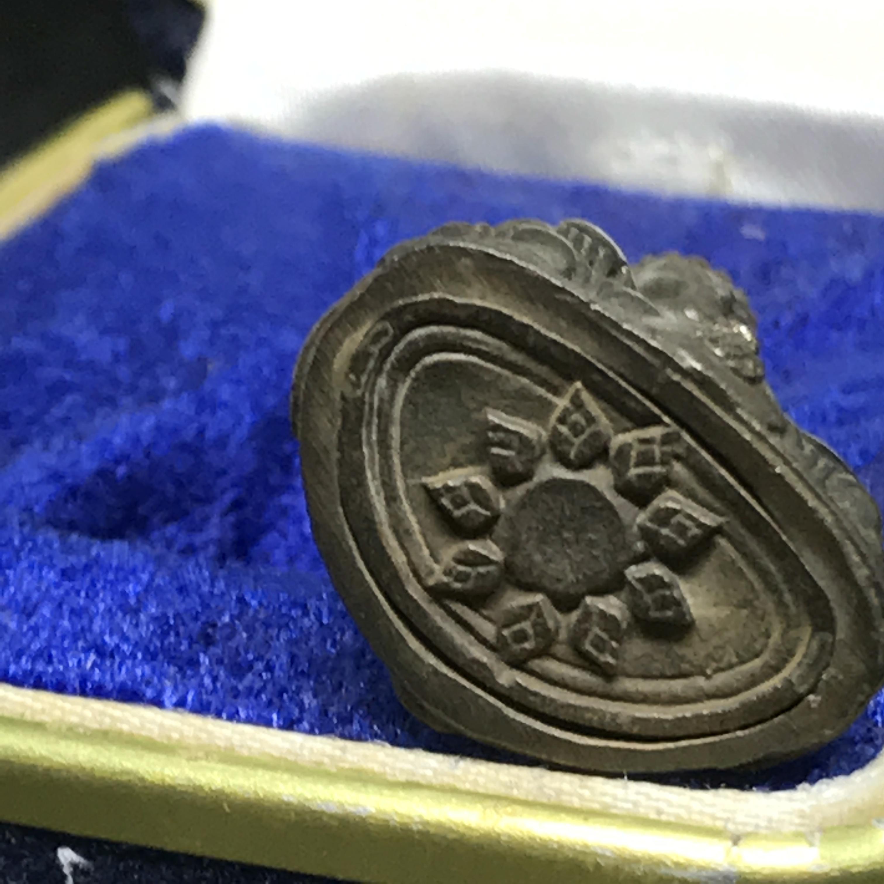 พระกริ่งนวปทุม ภปร. วัดปทุมวนาราม เนื้อนวโลหะ ปี2535(ในหลวงรัชกาลที่9เสด็จเททอง)กล่องกำมะหยี่พิเศษ