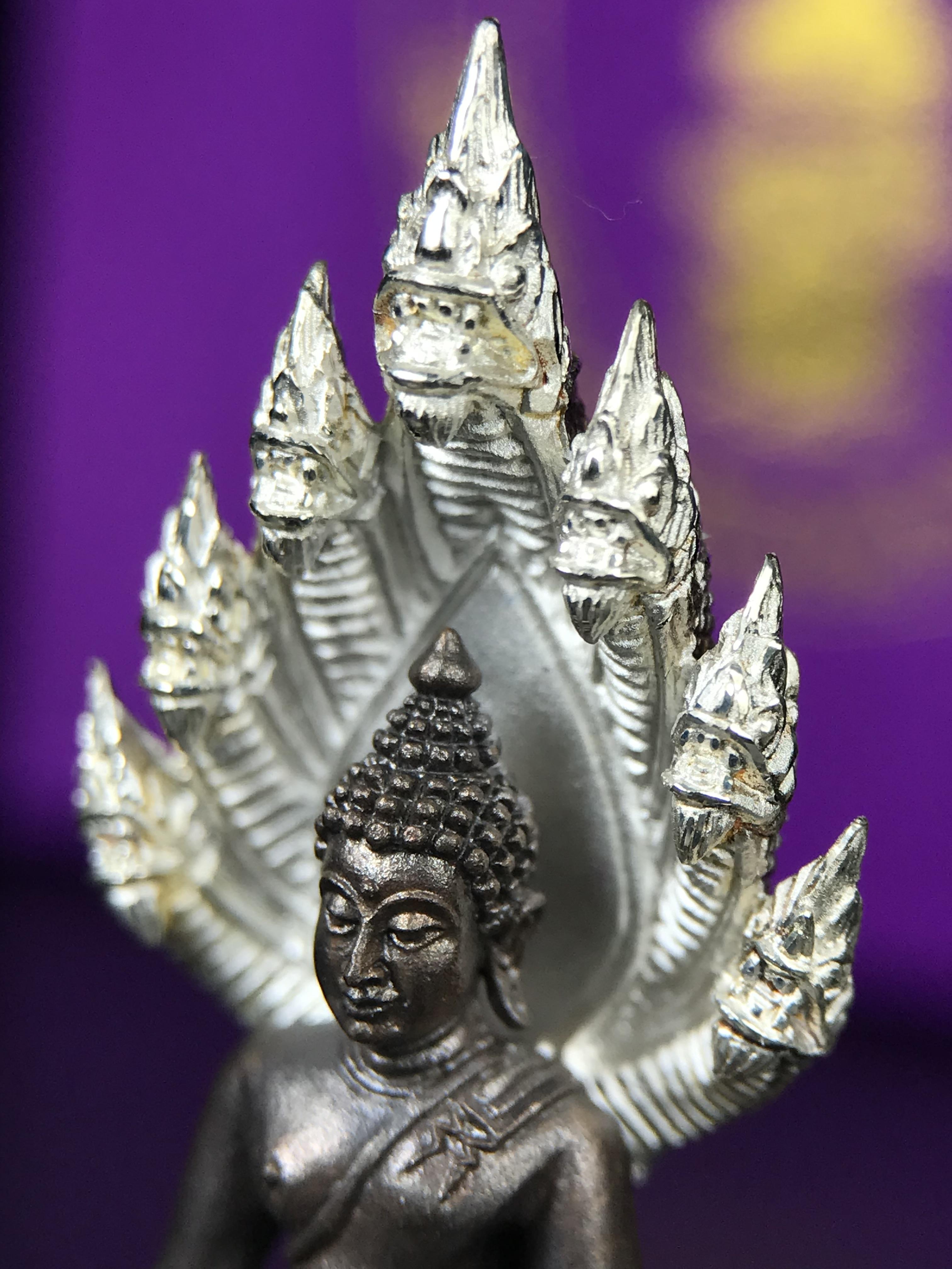 พระนาคปรก สธ. รุ่นสร้างพระอุโบสถเฉลิมพระเกียรติ 4 รอบ 84 พรรษา สมเด็จพระเทพรัตนราชสุดาฯ วัดบวรนิเวศวิหาร ปี 2543 พิมพ์ใหญ่ องค์พระเนื้อนวโลหะ ฐานนาคปรกเนื้อเงิน(สภาพ สวย )พิธีใหญ่ พุทธศิลป์งดงาม หายาก(องค์หมายเลขสวย ๒๖๗) (1 ใน 1999 องค์)