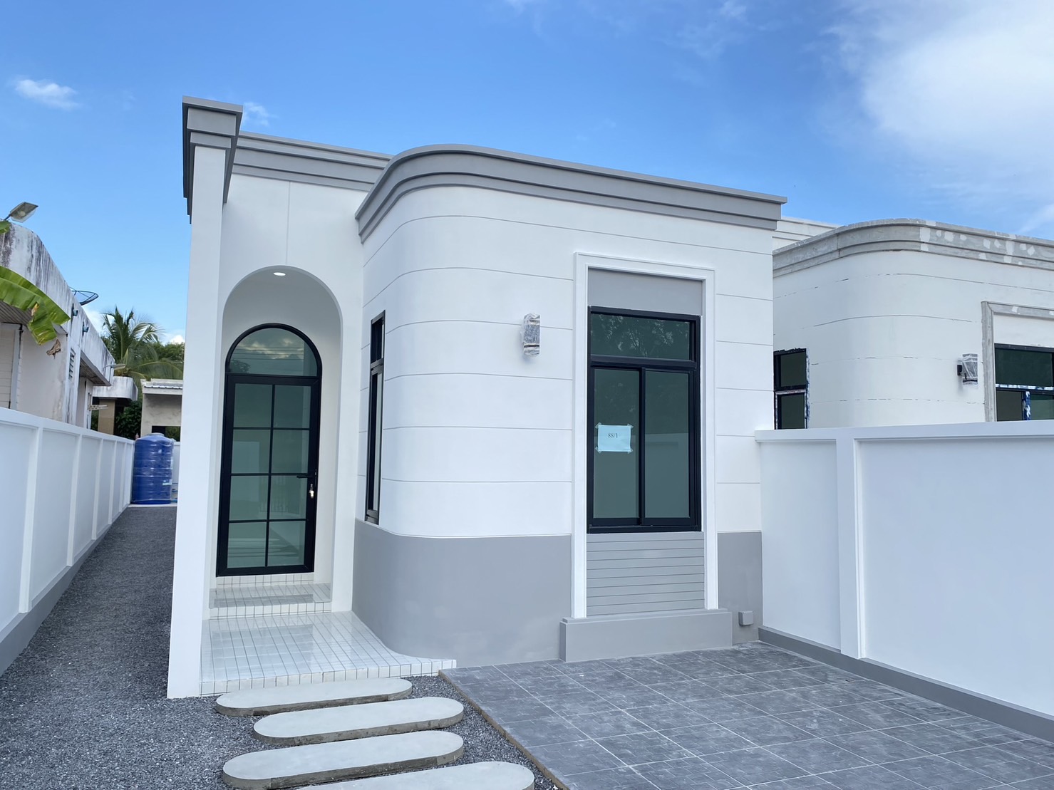 For Sale : Ratsada-Siray, Luxurious townhome, English style, 2 Bedrooms 2 Bathrooms