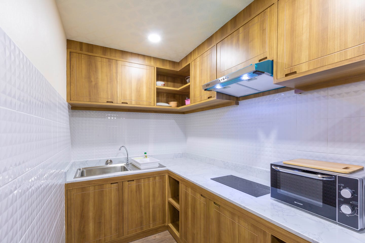 For Rent : Patong Town House 3 Story Sea View 3 bedrooms, 4.5 bathrooms.