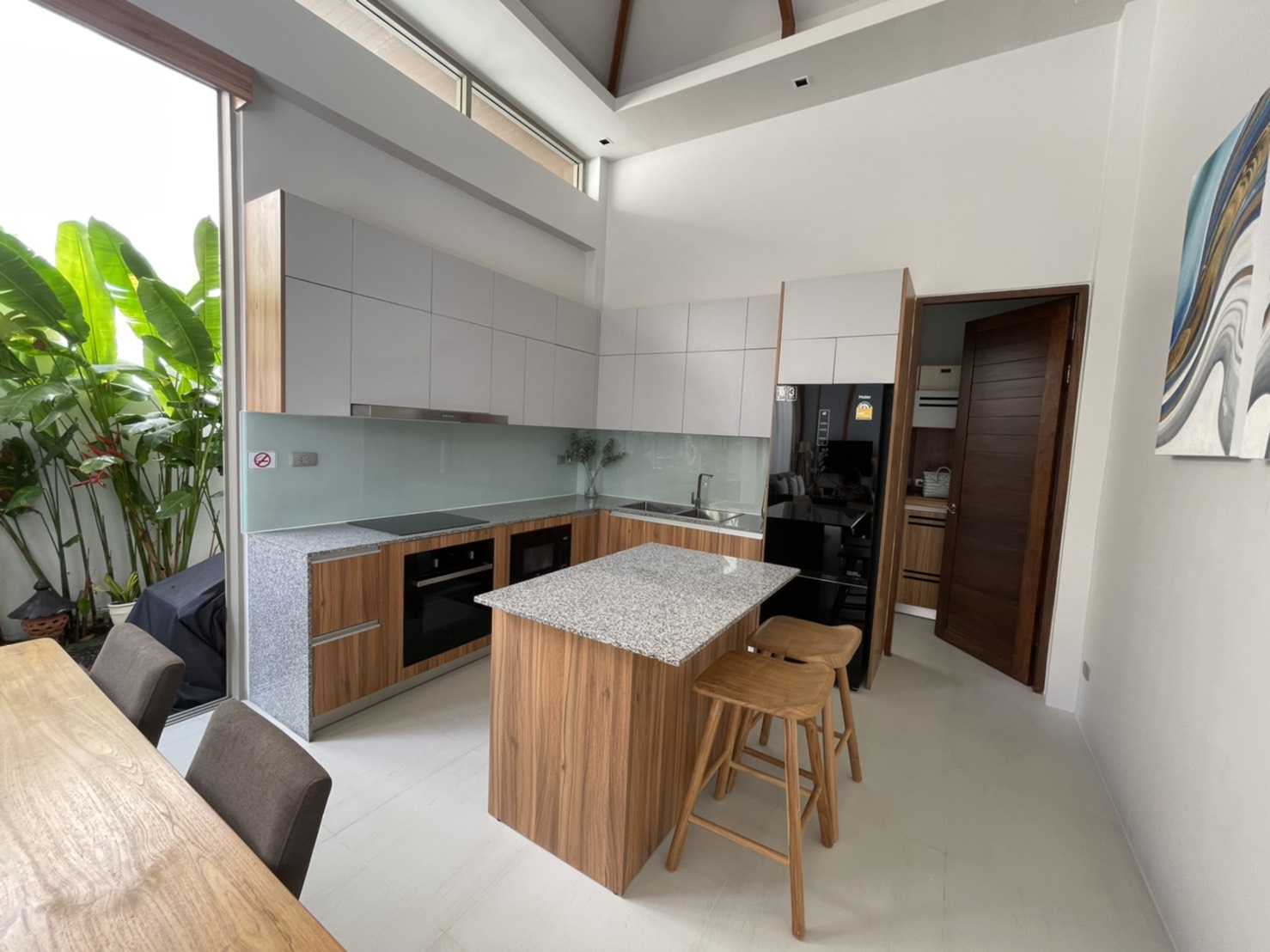 For Rent : Rawai, Luxury New Pool Villa, 2 Bedrooms 2 Bathrooms, Garden view.