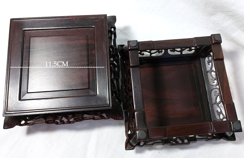 กี๋หรือฐานไม้สไตล์จีน สำหรับวางของตั้งโชว์ ท๊อป11.5cmx11.5cm ตัวละ