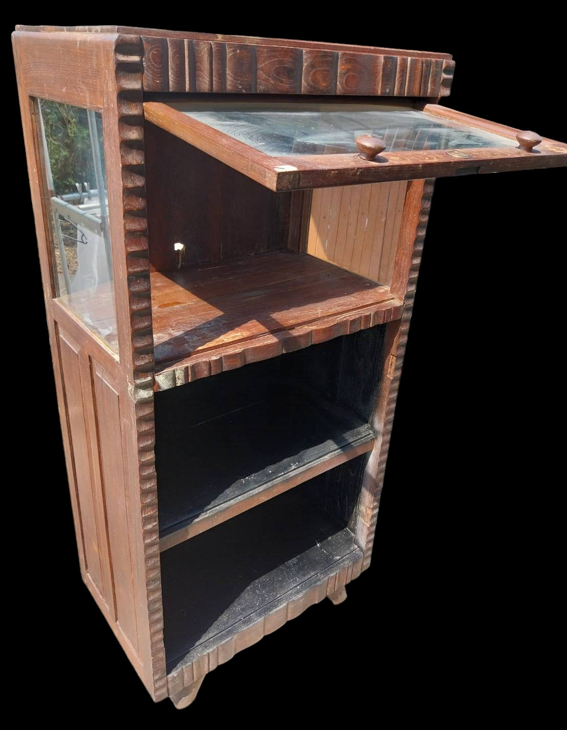 ตู้โชว์มือสอง(ชั้นบนกระจกเลื่อนพับเก็บ)ตำหนิตามรูป รับเอง