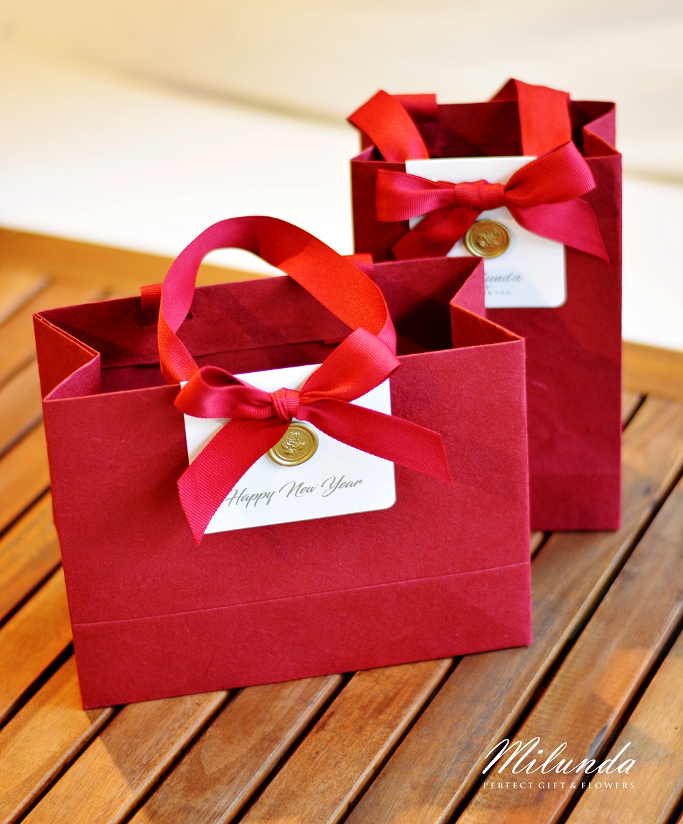 Christmas bags กระเป๋าของขวัญพิมพ์ชื่อโลโก้ แบบผูกโบว์มี 8 สี