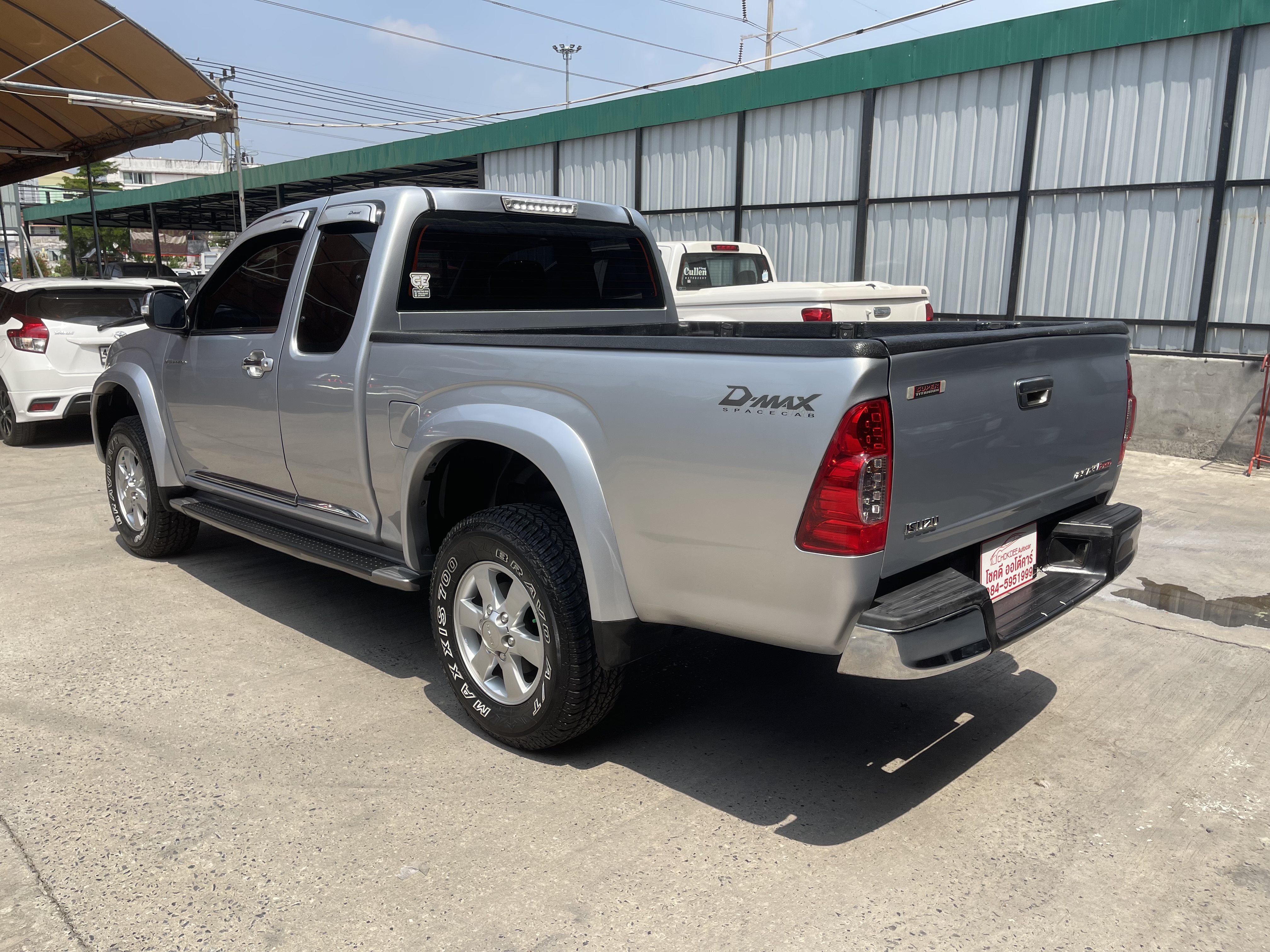 Isuzu Dmax Cab Hilander 2.5 Abs 2011 เงิน