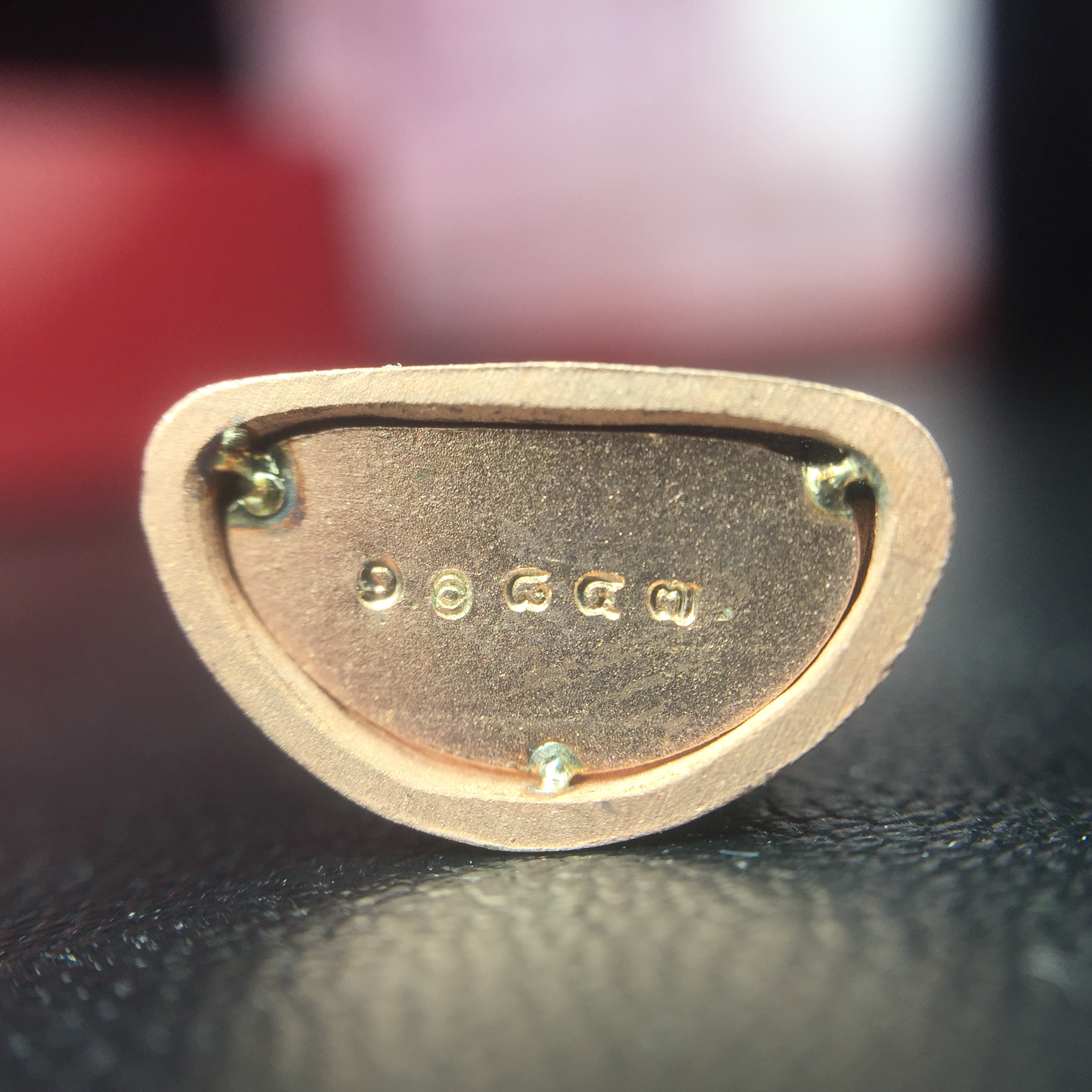 พระแก้วมรกต ภปร.(รุ่นแรก) ปี2545 รุ่นฉลองกรุงรัตนโกสินทร์ครบ 220 ปี เนื้อเงินสามกษัตริย์ พิมพ์เล็ก หล่อลอยองค์