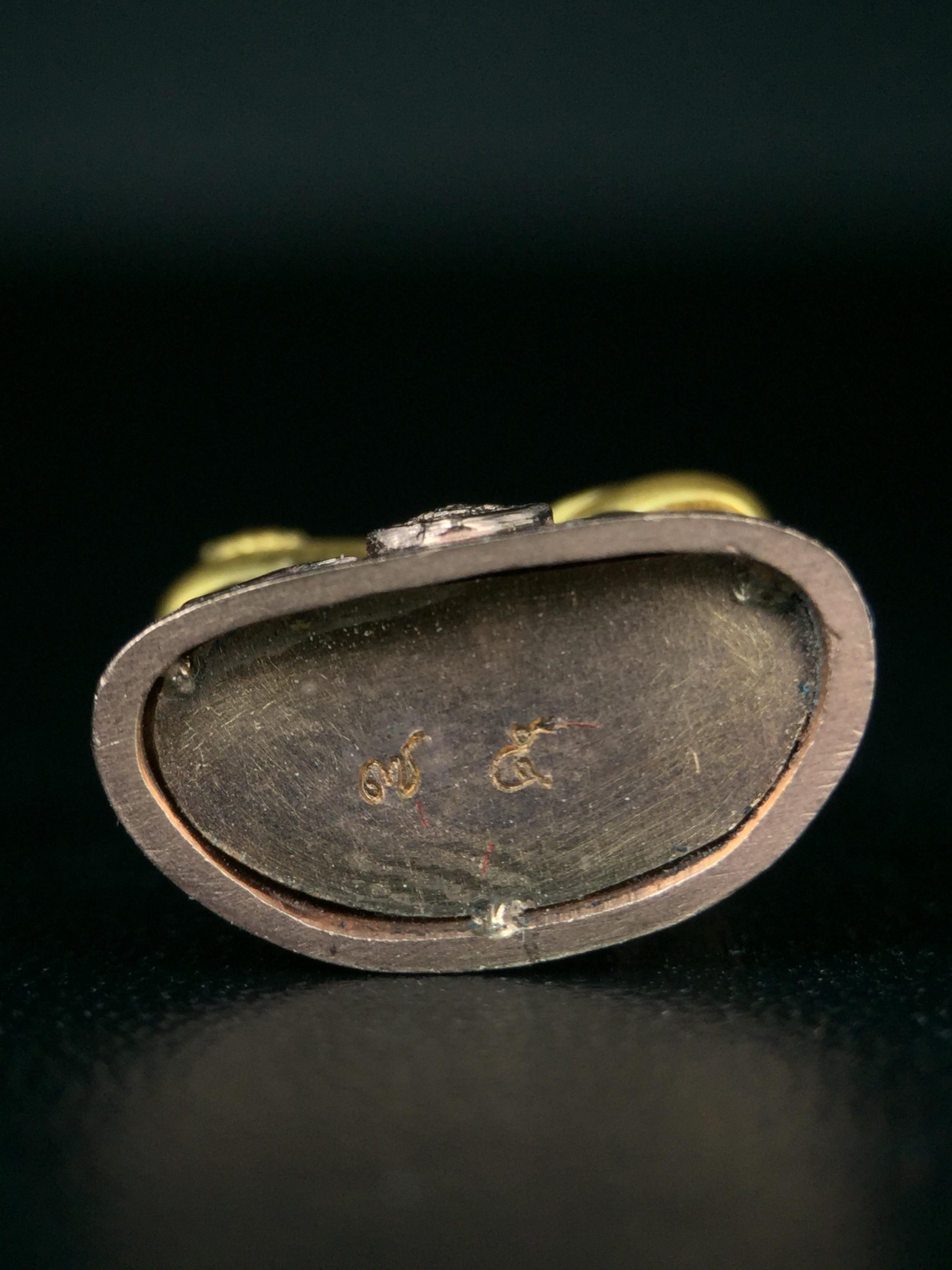 พระไพรีพินาศ รุ่นมหามงคล 72 พรรษา (6 รอบ) ในหลวงรัชกาลที่9 ปี2542 พิมพ์ใหญ่ เนื้อทองคำบริสุทธิ์ 99.9% (ฐานเนื้อนาค)แบบพ่นทรายขัดเงาบางส่วน(สภาพสวยเดิมกล่องบรรจุเดิมครบสมบูรณ์)องค์พิเศษกรรมการ(พบเจอน้อยหายากมาก)